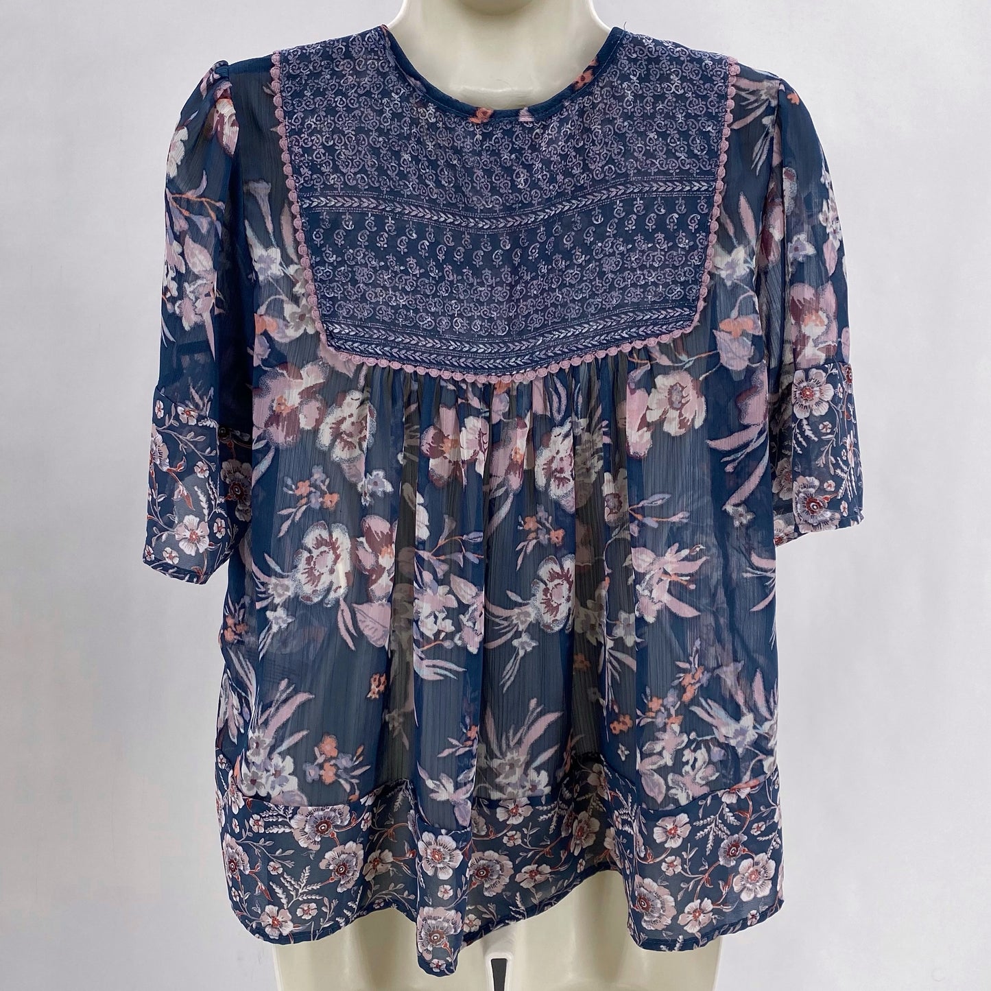 Size M KNOX ROSE Floral Shirt