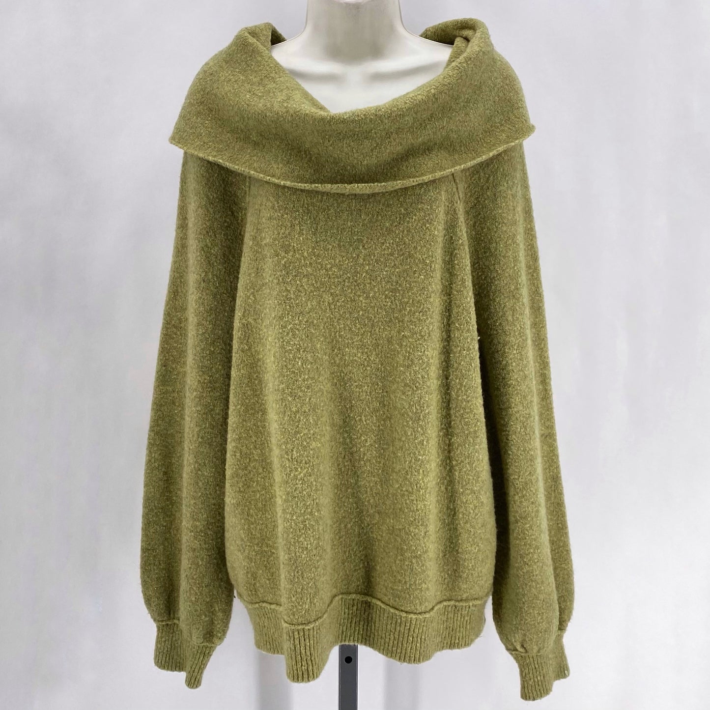 Size L FREE PEOPLE Sweater