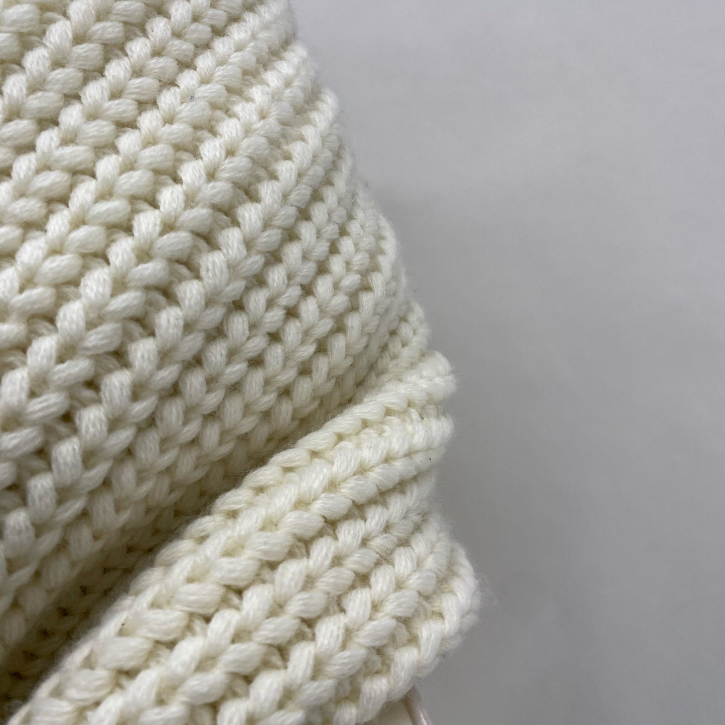 NO TAG OFFWHITE Scarf