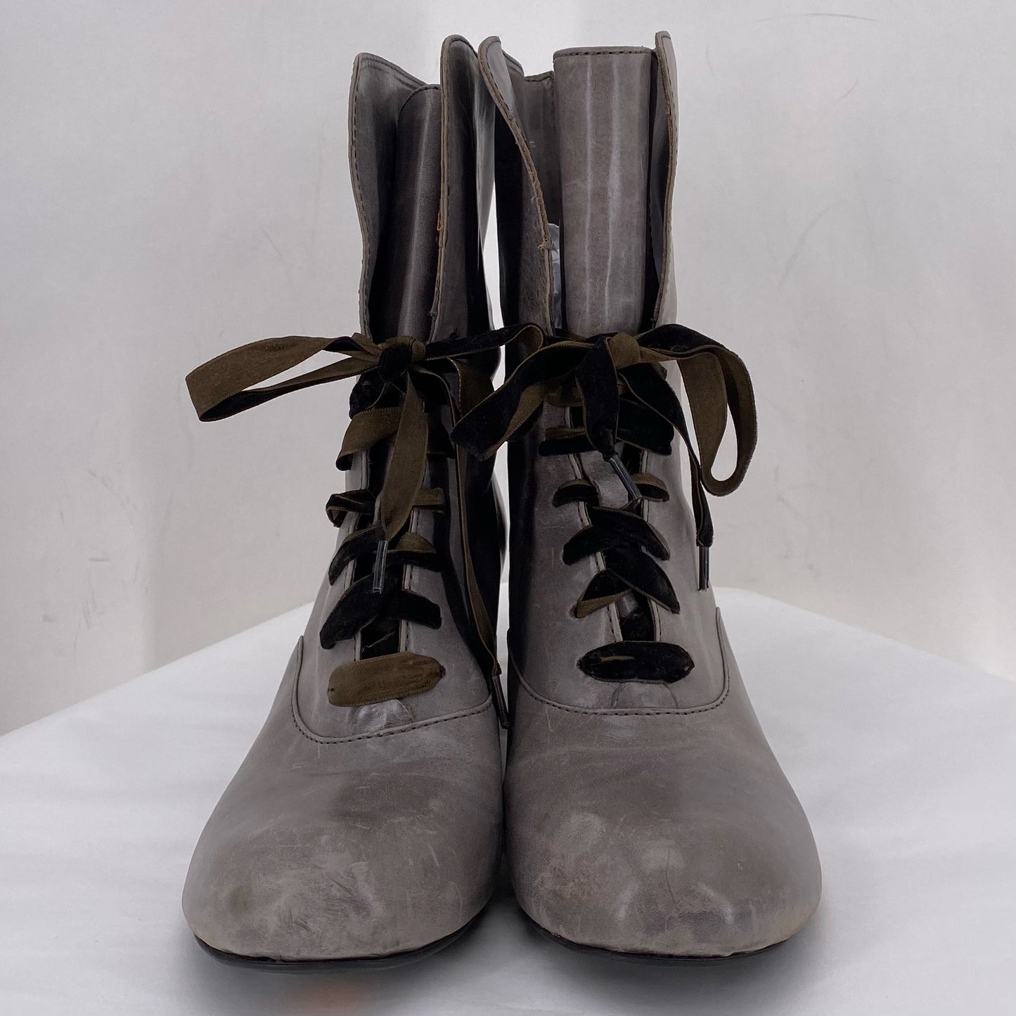 Gray W Shoe Size 8.5 BORN Boots