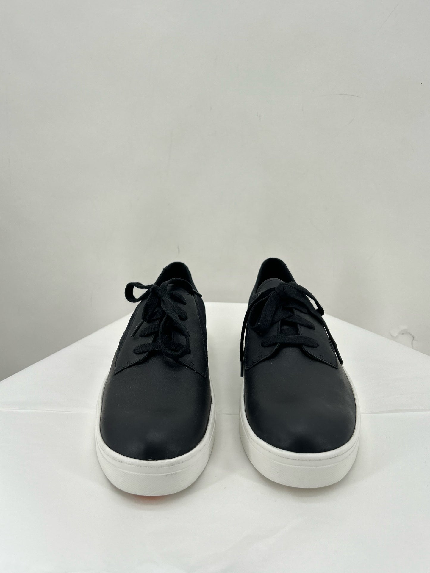 Black W Shoe Size 8.5 EILEEN FISHER Sneakers