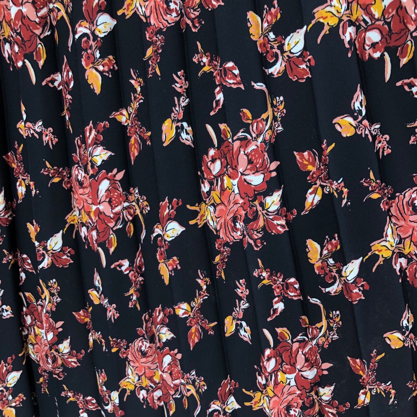 Size L NO TAG FLOWERS Skirt