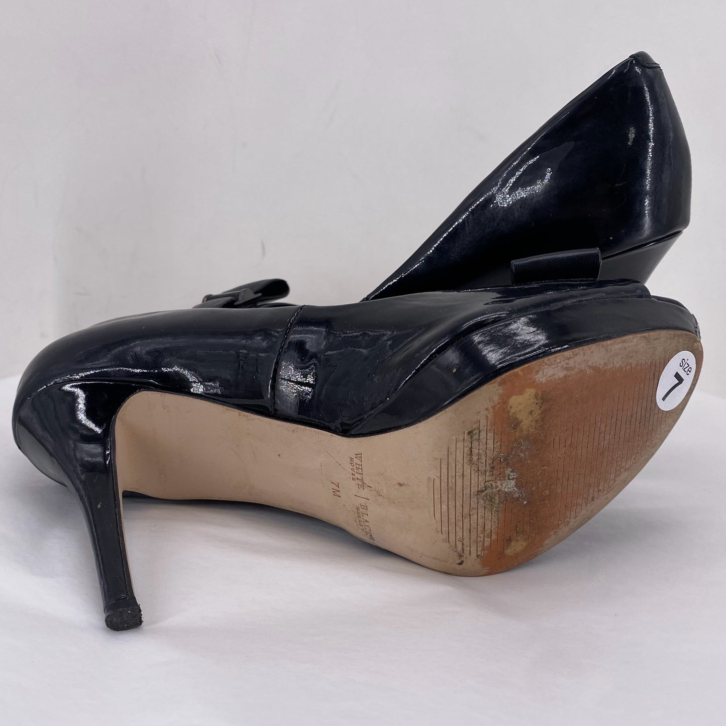 Black W Shoe Size 7 WHITE HOUSE BLACK Heels
