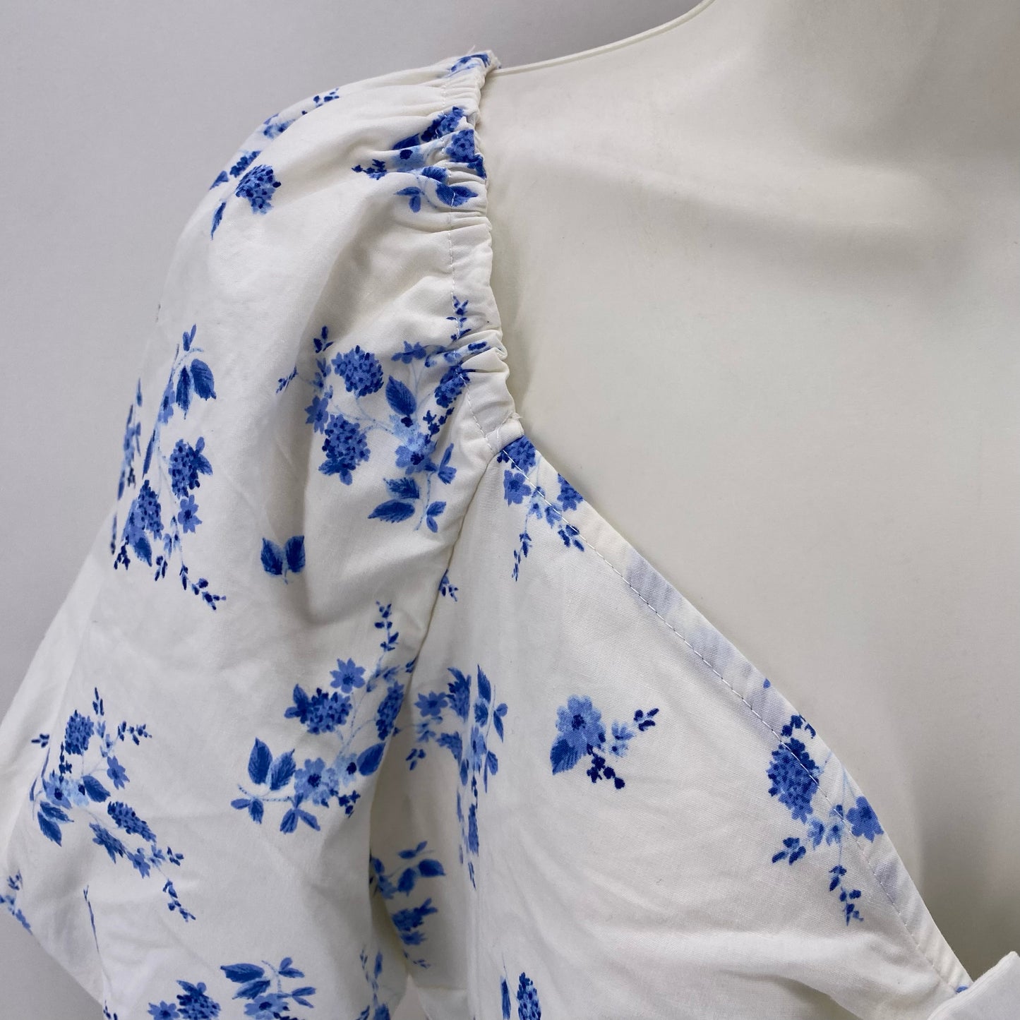 Size XL FLOWERS Shirt