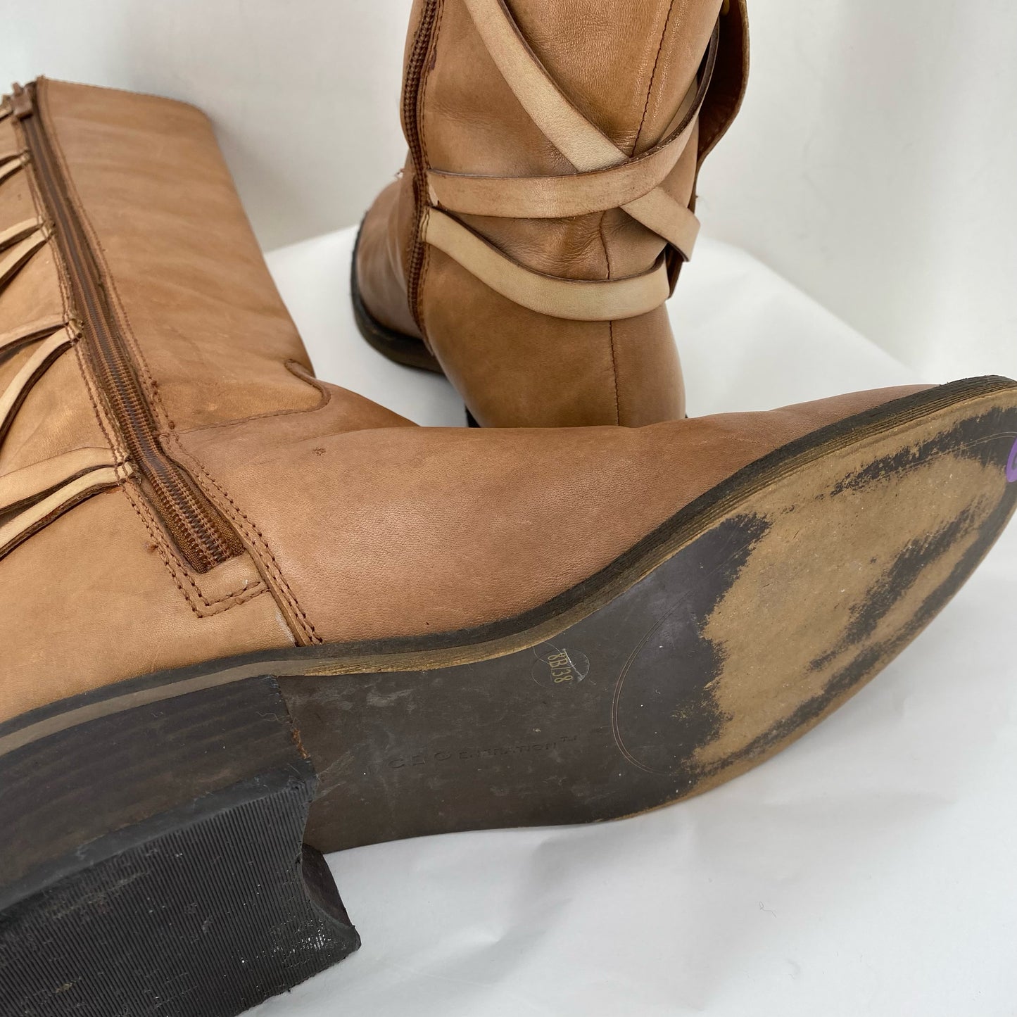 BROWN W Shoe Size 8 BCBG GENERATION Boots