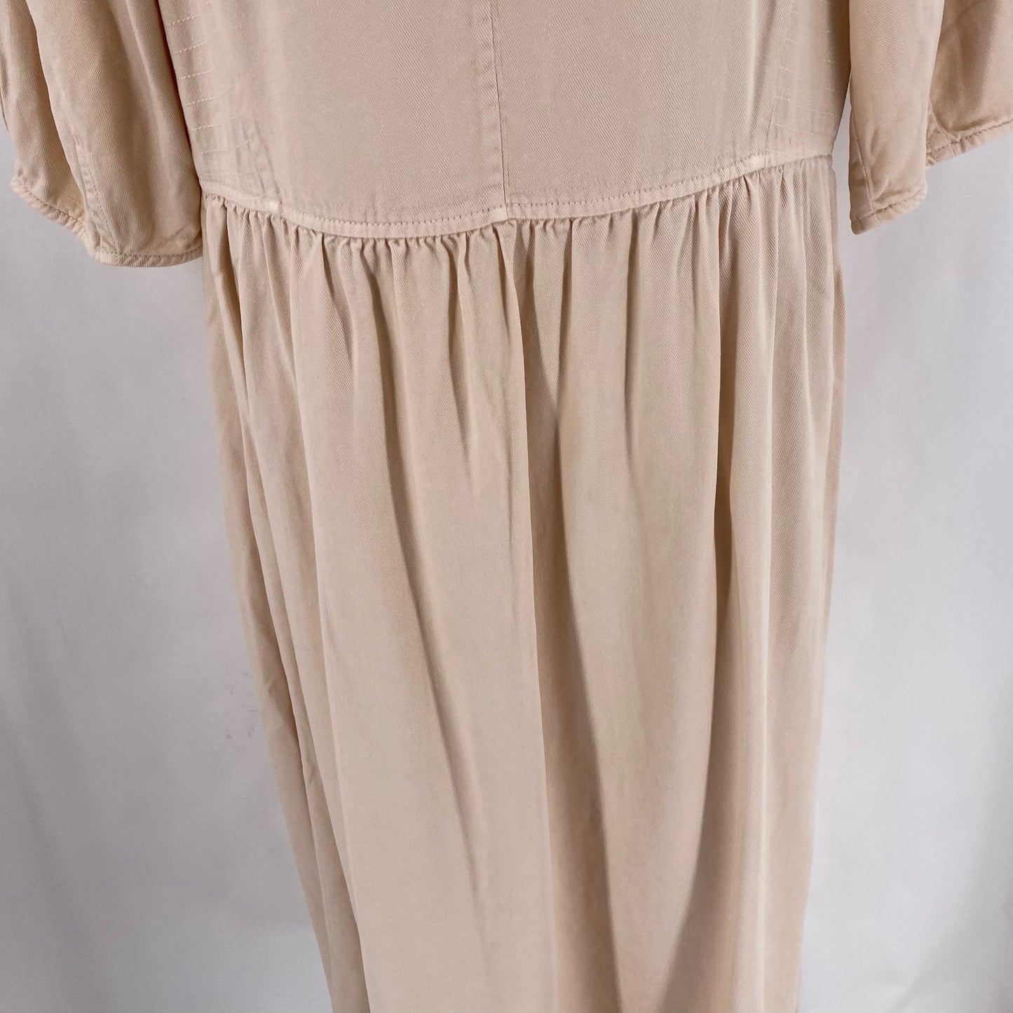 Size M EVERLANE Dress