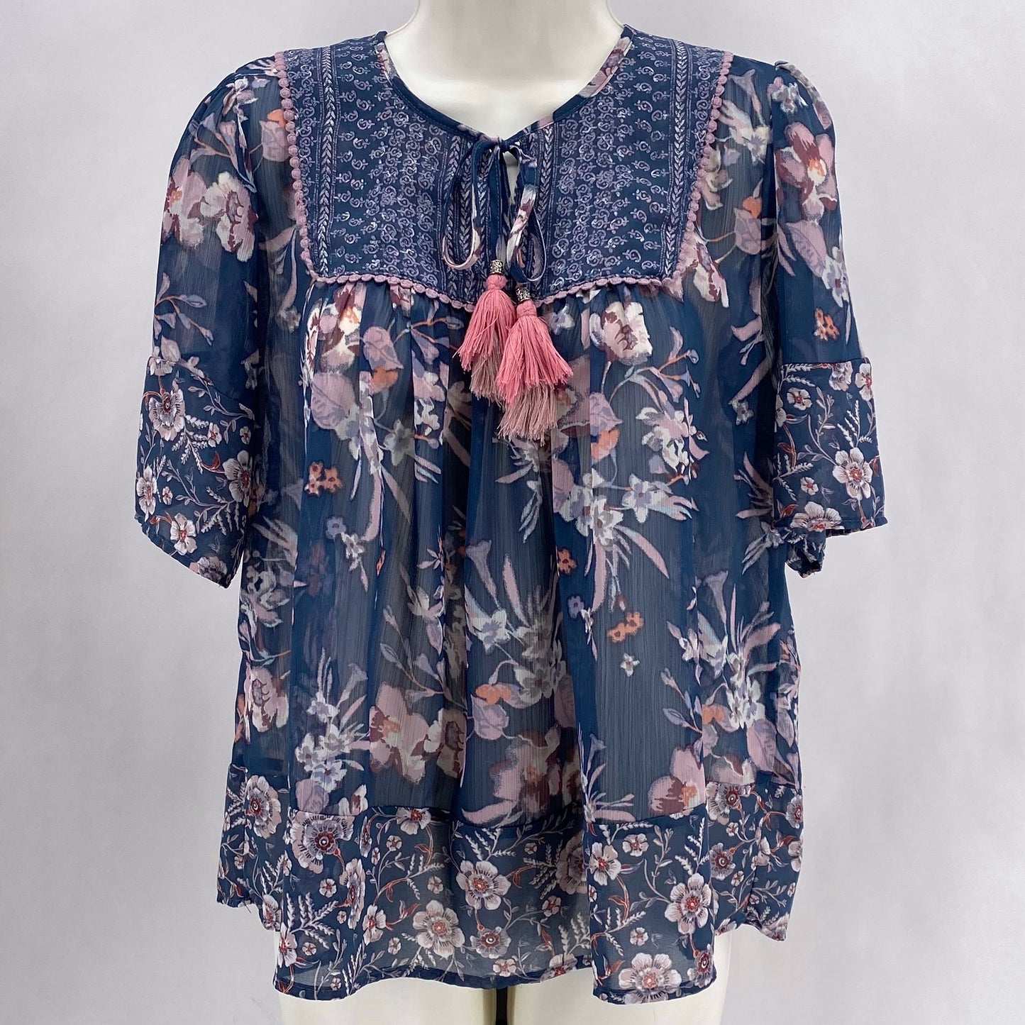 Size M KNOX ROSE Floral Shirt