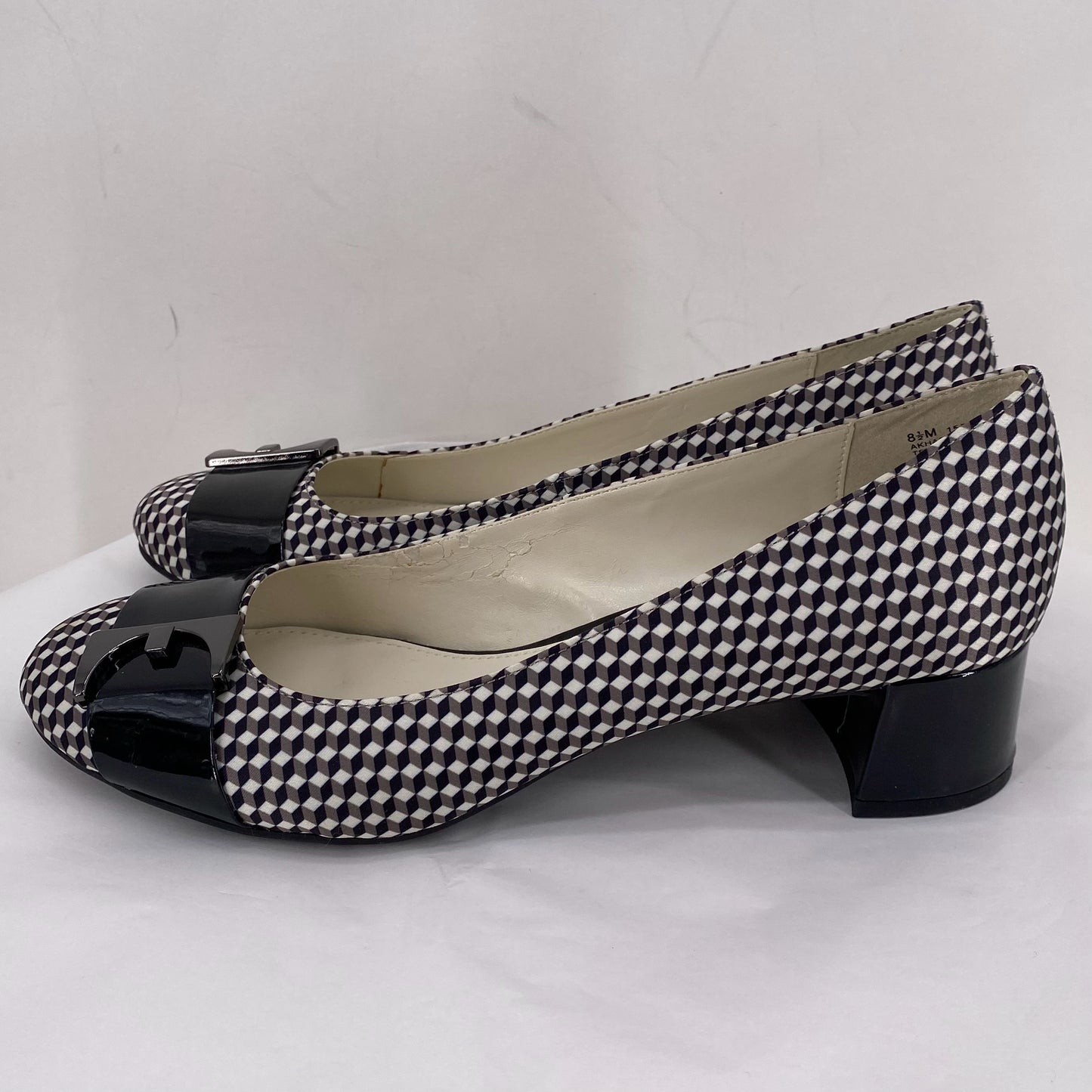 BLACK/WHITE W Shoe Size 8.5 ANNE KLEIN Pumps
