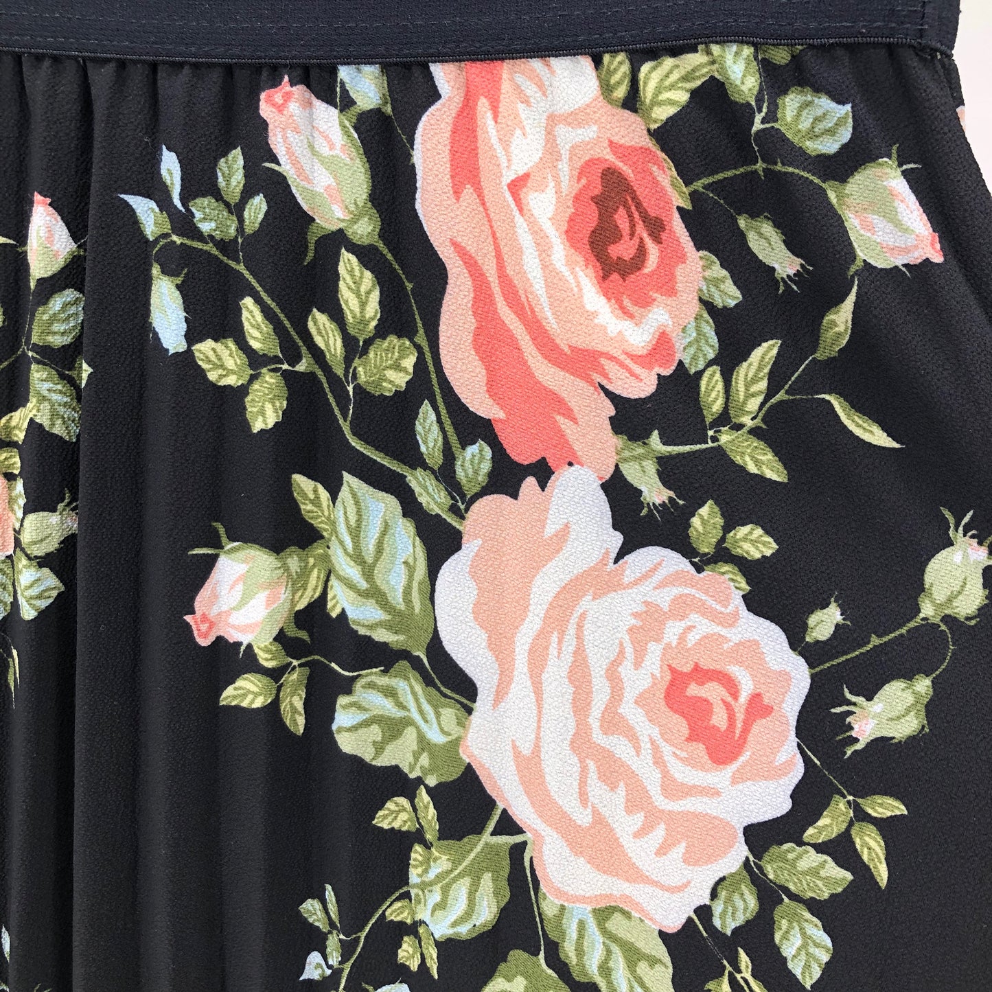 Size M METRO WEAR FLOWERS Skirt