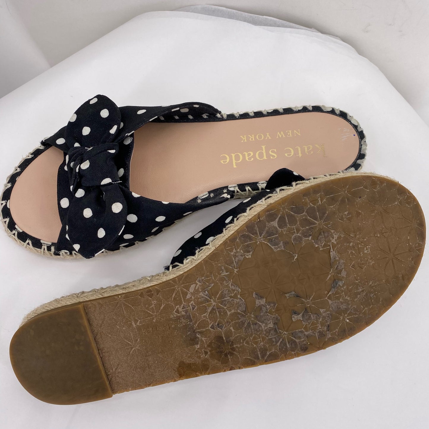BLACK/WHITE W Shoe Size 9 KATE SPADE Sandals