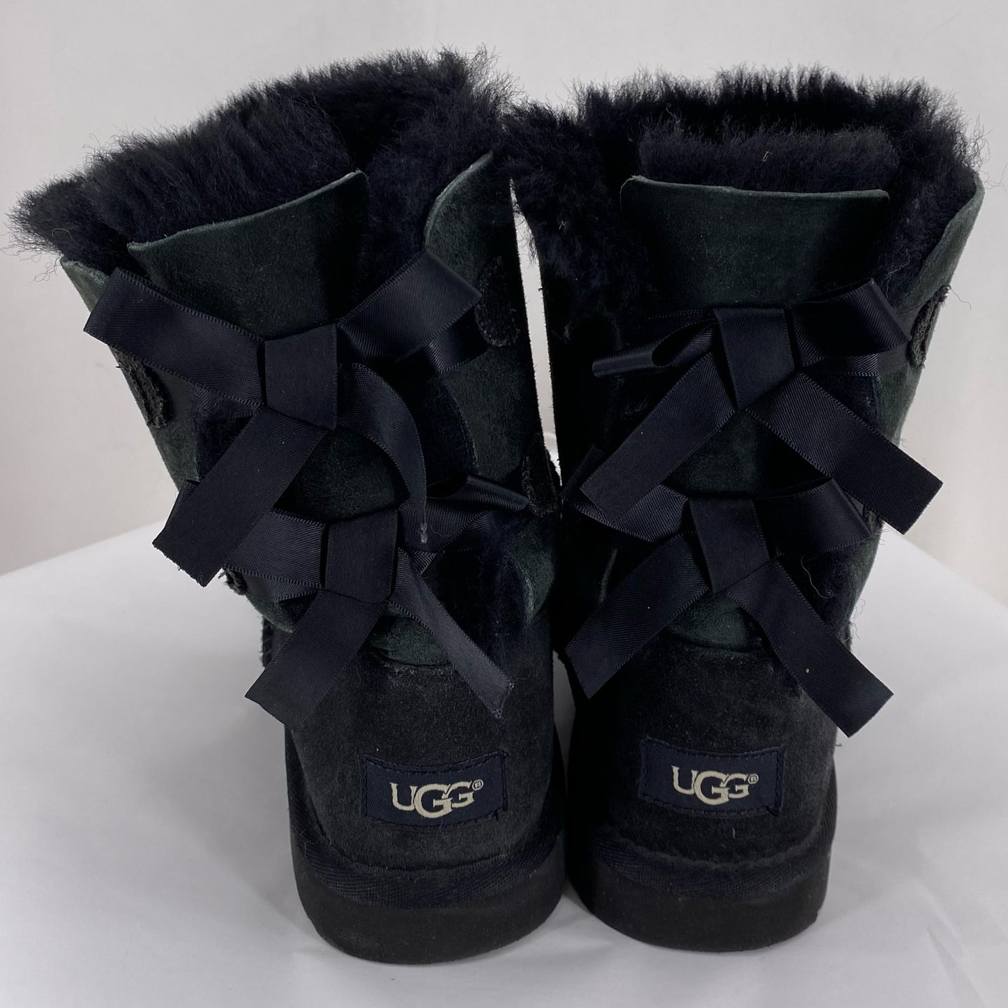Black W Shoe Size 6 UGG Boots