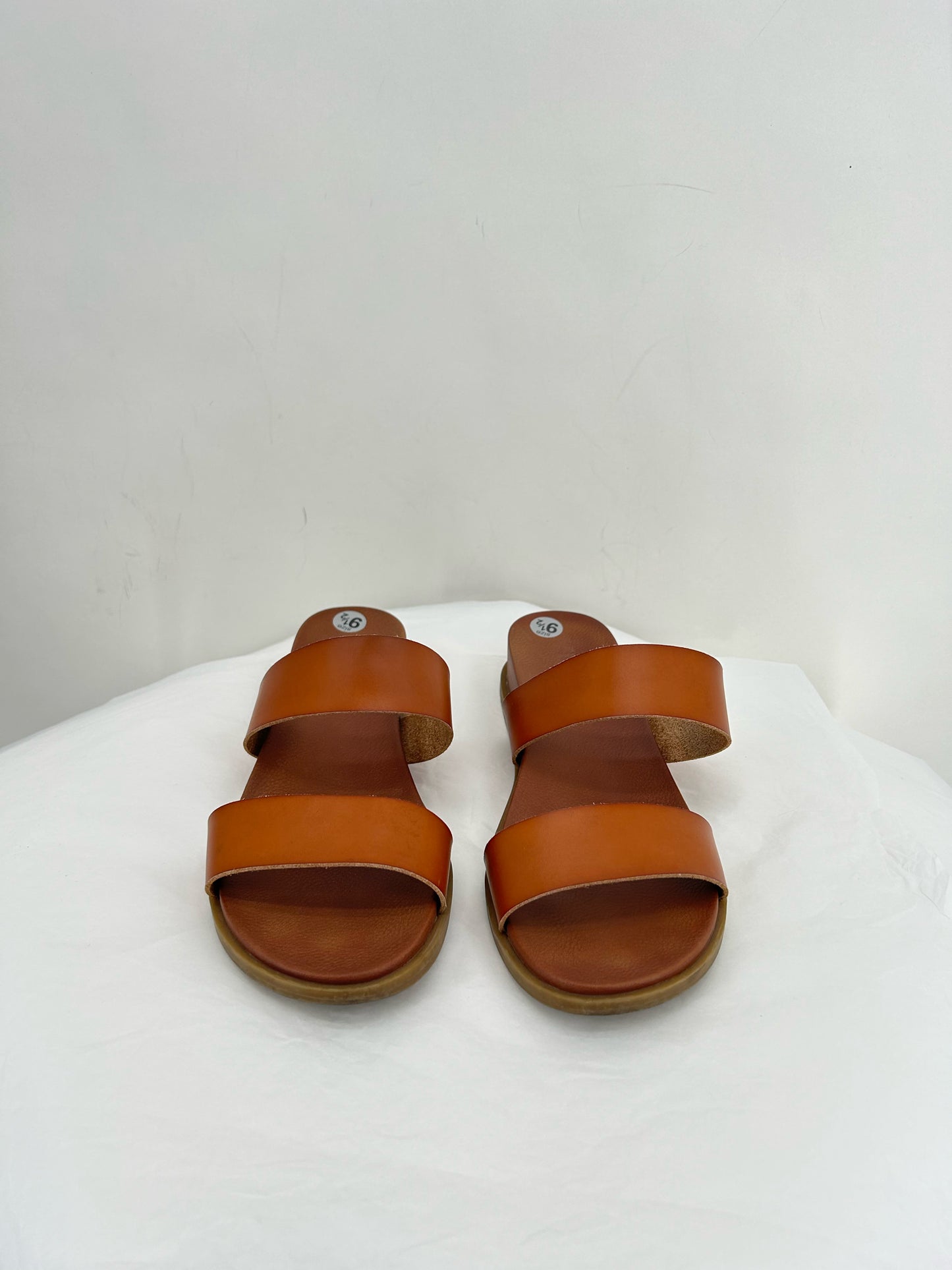 BROWN W Shoe Size 9.5 MIA Sandals