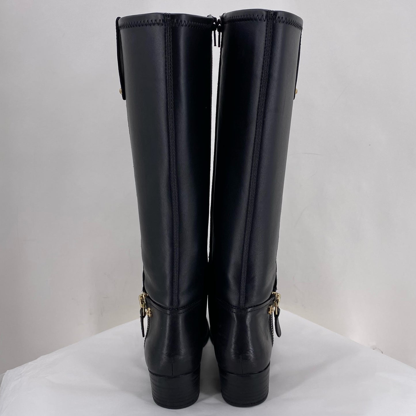 Black W Shoe Size 7 GUESS Boots