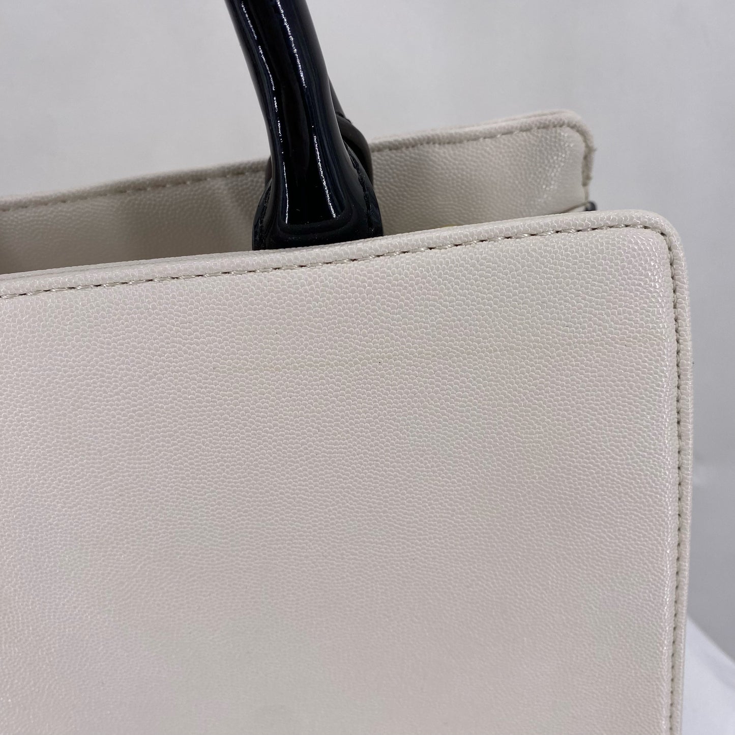 White ANNE KLEIN Tote