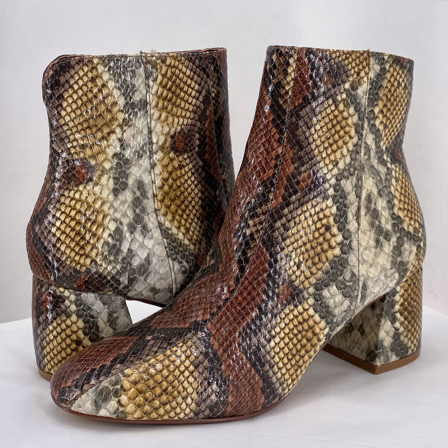Multi-Color W Shoe Size 8 CHINESE LAUNDRY Boots