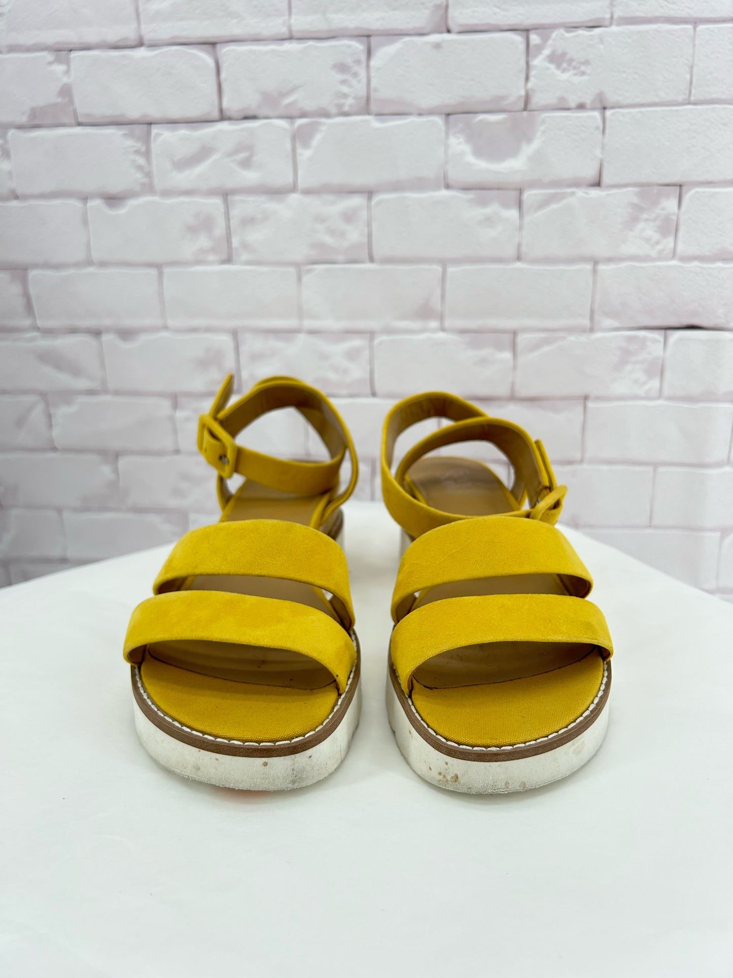 Yellow W Shoe Size 8.5 FRANCO SARTO Sandals