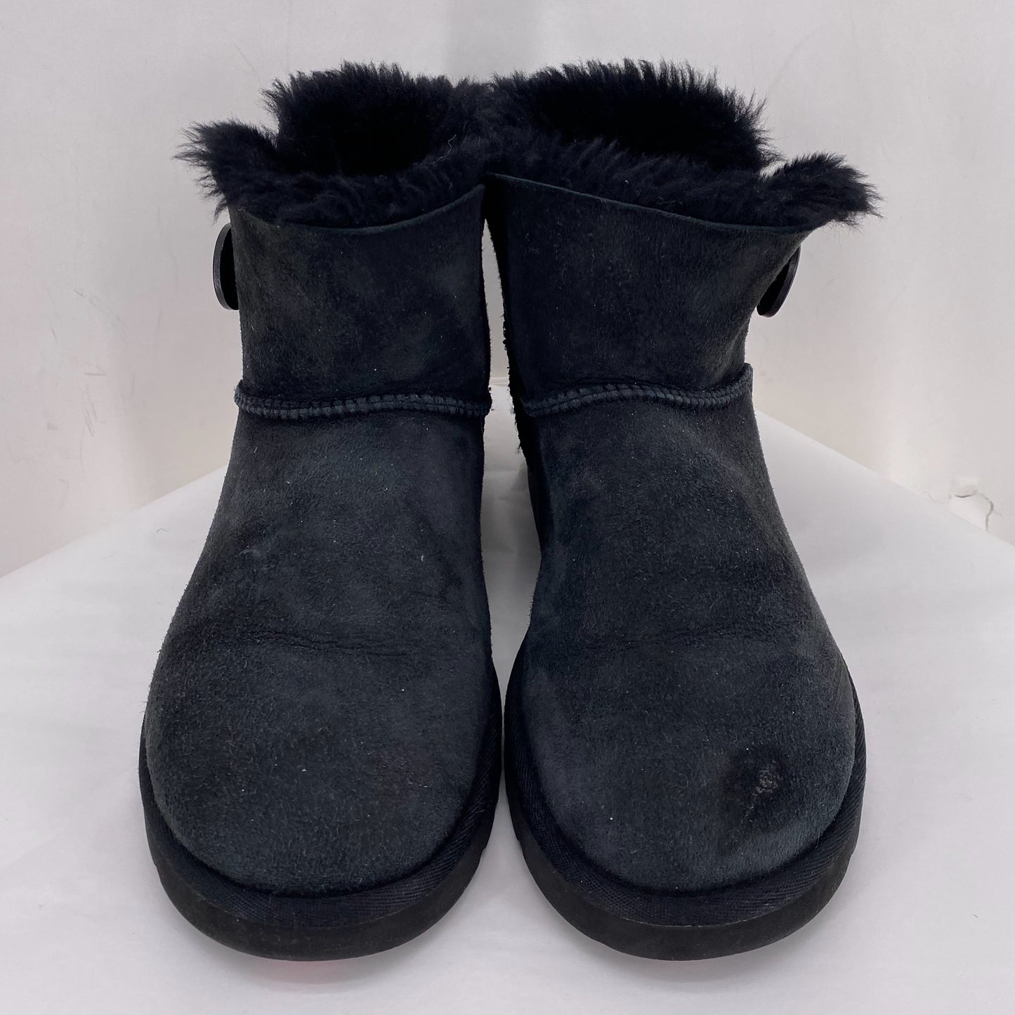 Black W Shoe Size 9 UGG Boots