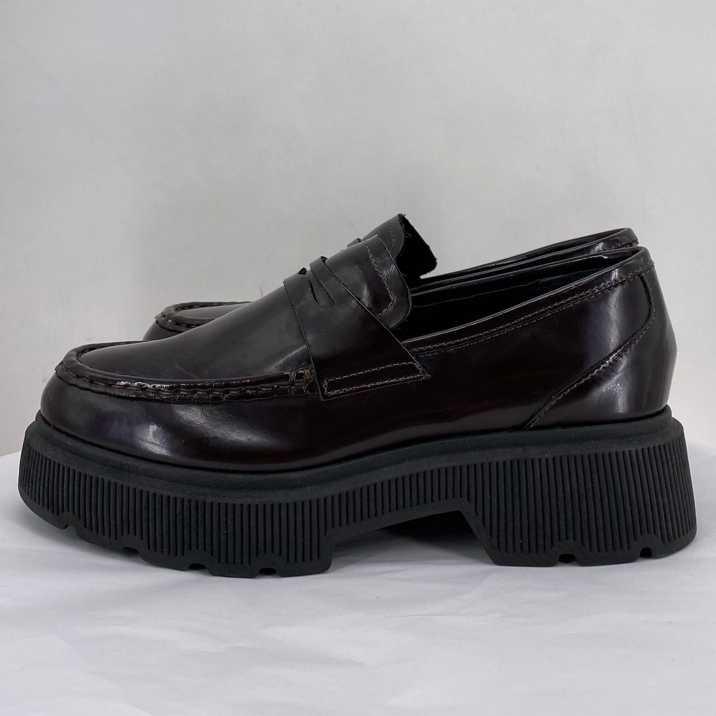 DARK BROWN W Shoe Size 8 KENNETH COLE Loafer