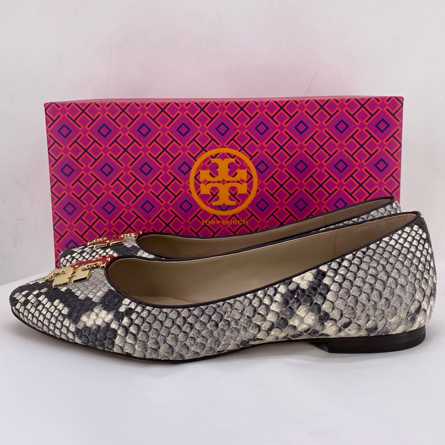 BLACK/WHITE W Shoe Size 9 TORY BURCH Flats