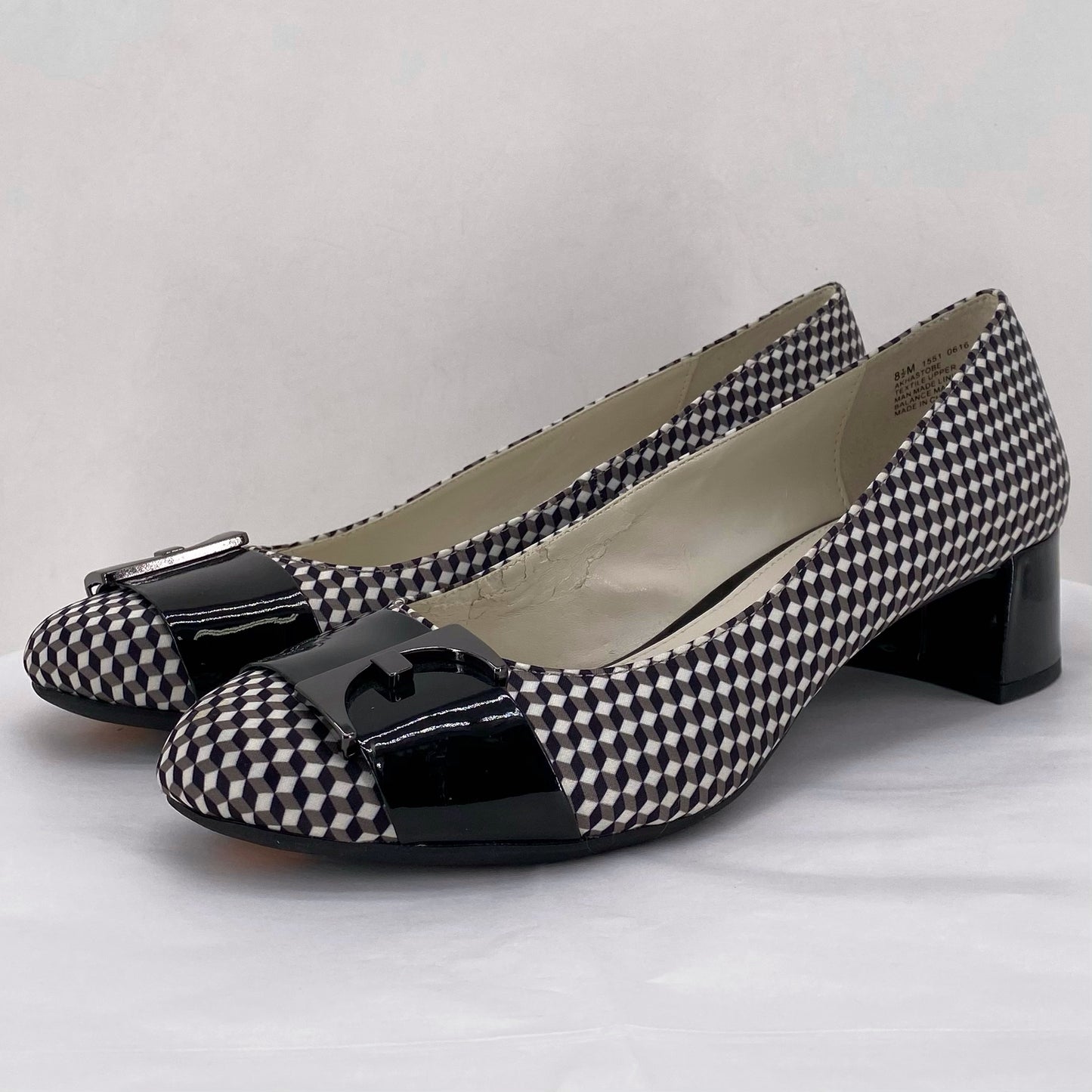 BLACK/WHITE W Shoe Size 8.5 ANNE KLEIN Pumps