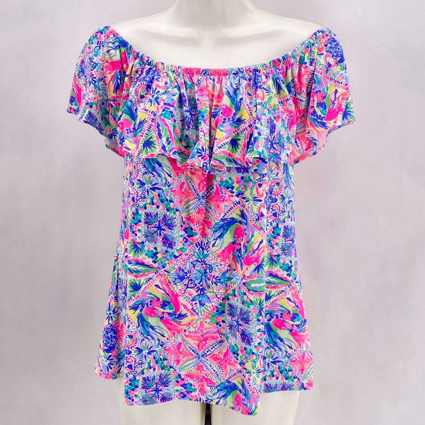 Size M LILLY PULITZER TROPICAL Shirt