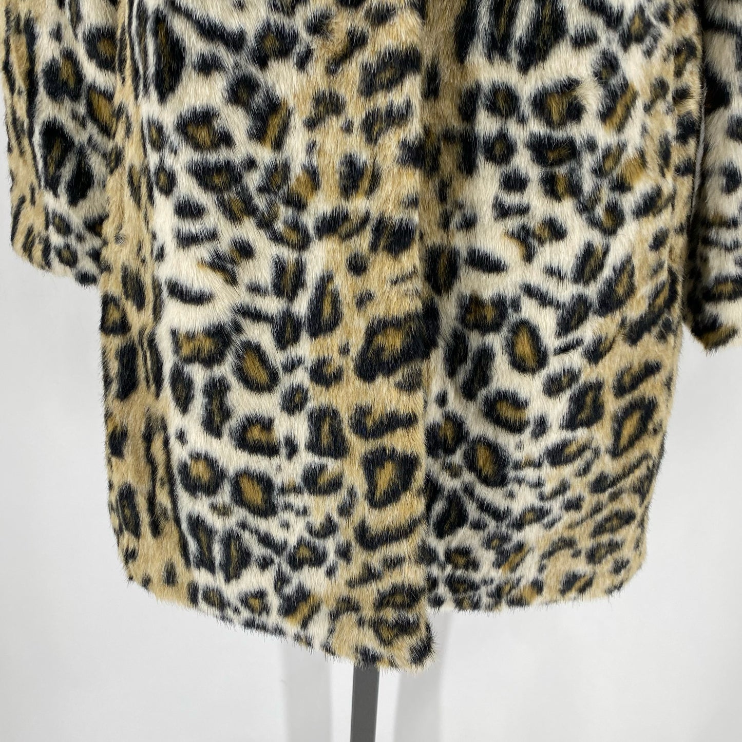 Size XS WHITE HOUSE BLACK FAUX FUR LEOPARD Coat