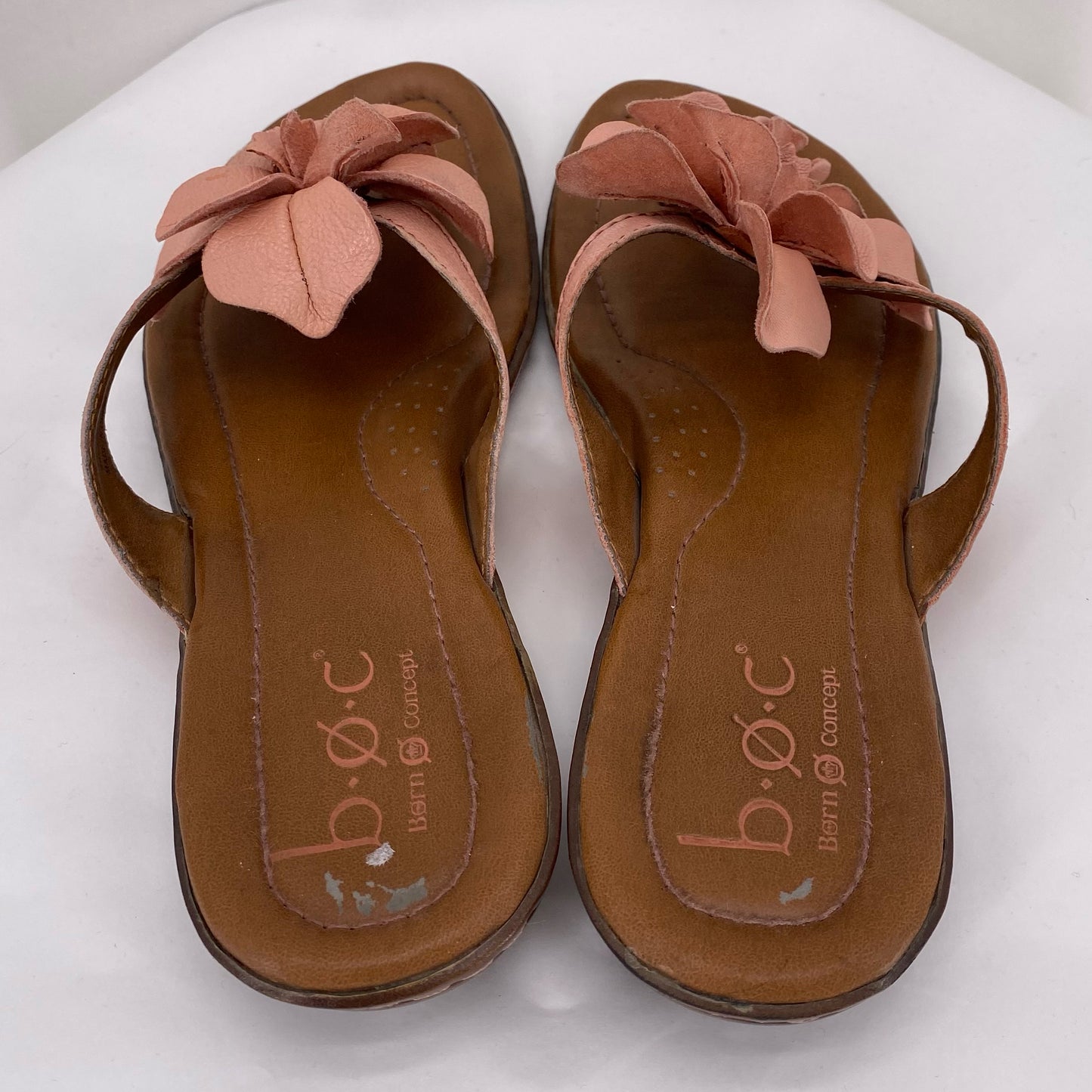 SALMON W Shoe Size 8 BOC Sandals