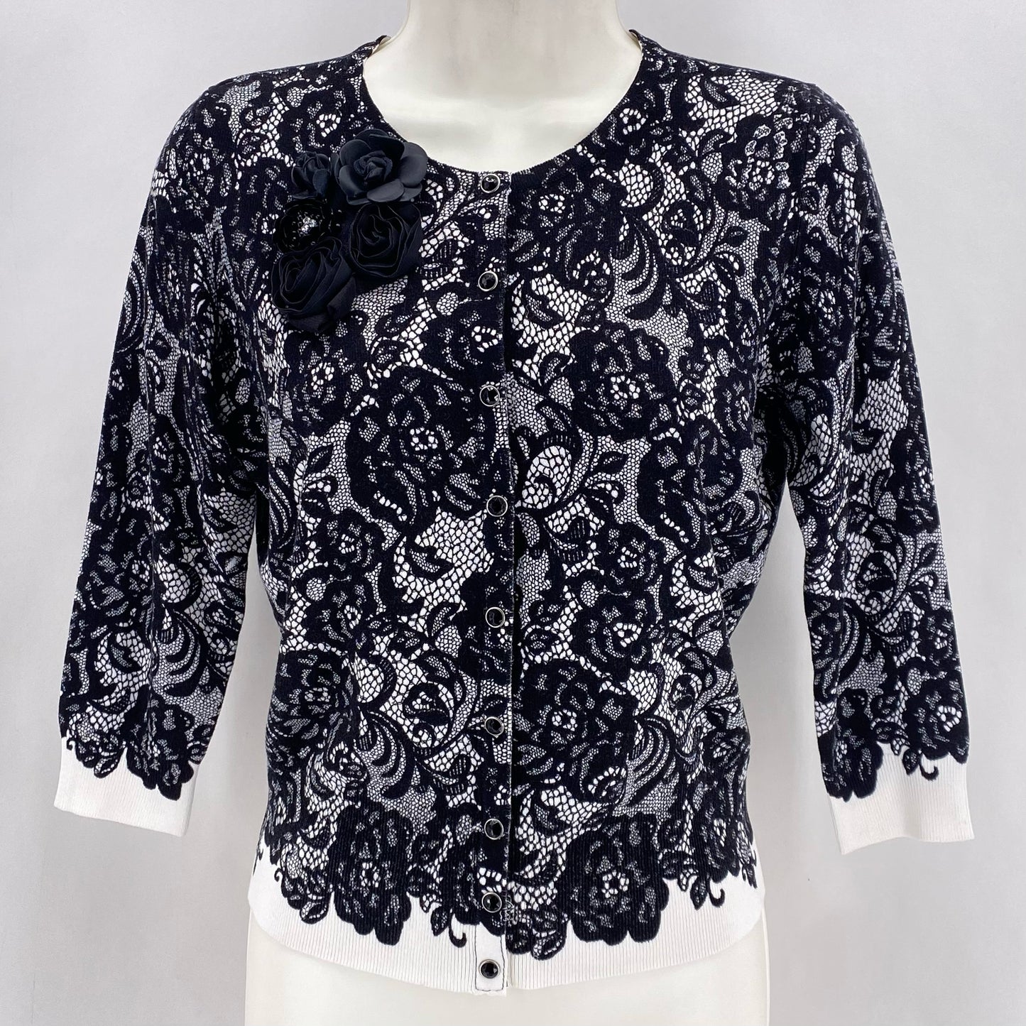 Size XS WHITE HOUSE BLACK FLOWERS Cardigan