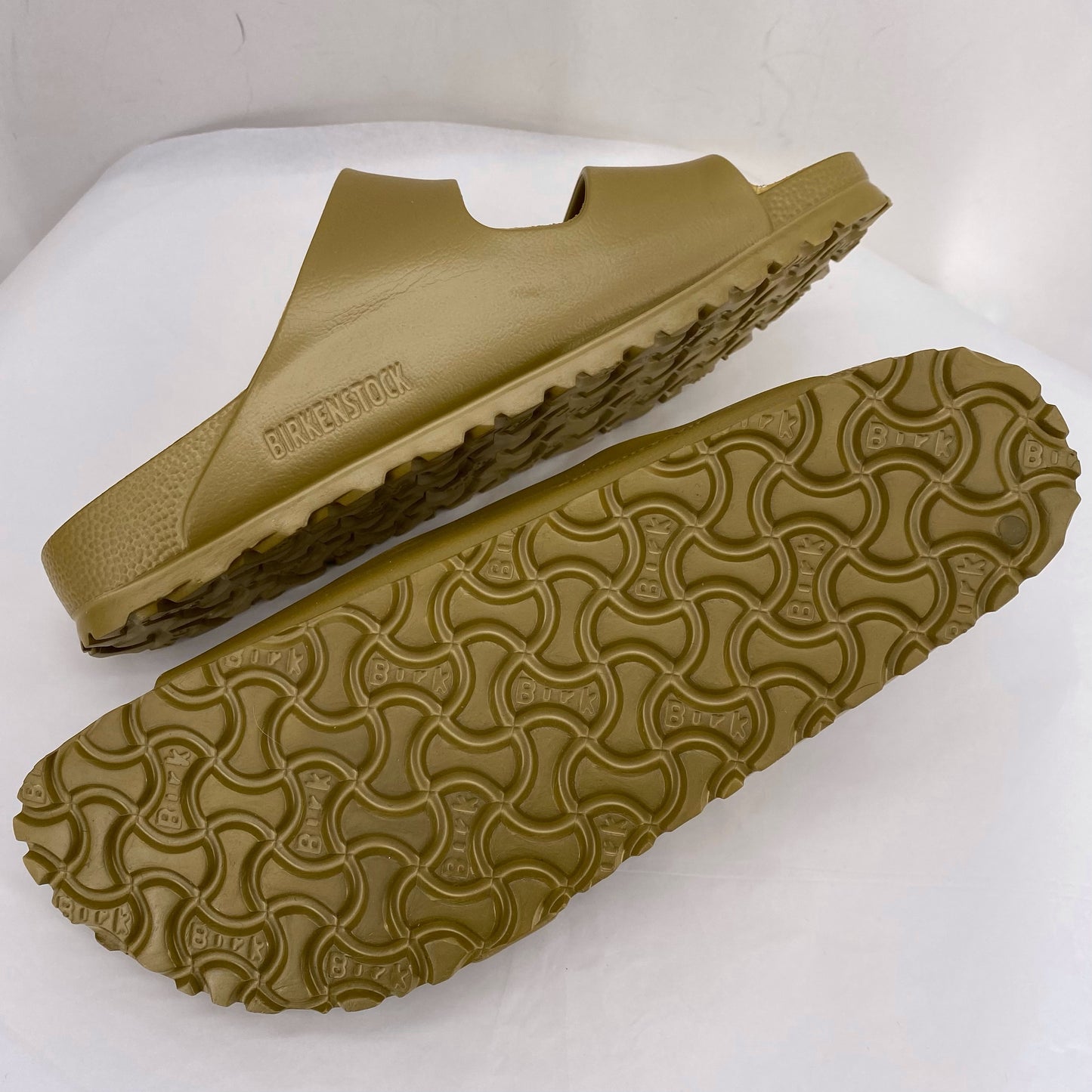 GOLD W Shoe Size 9 BIRKENSTOCK Sandals