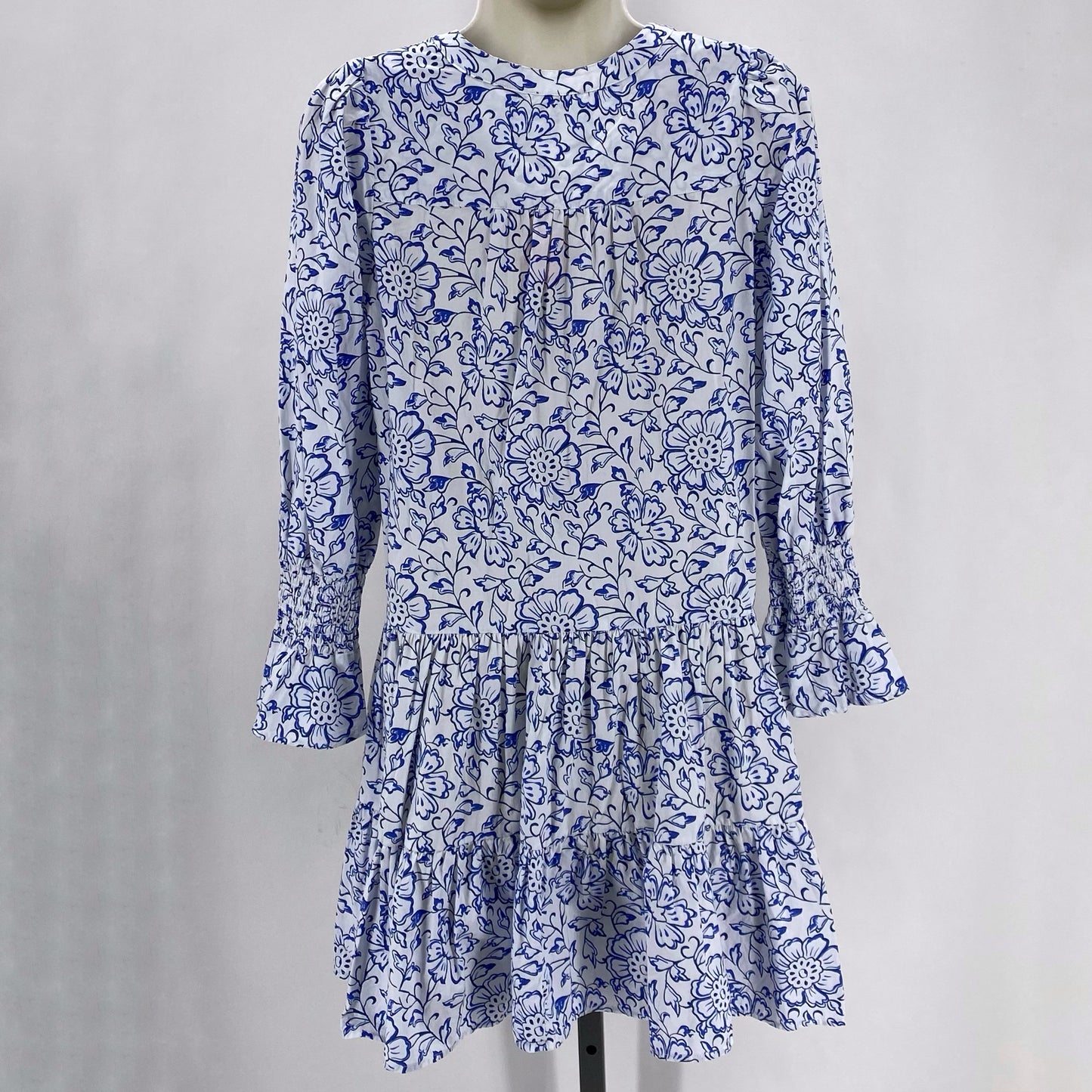 Size XS TUCKERNUCK FLOWERS Dress