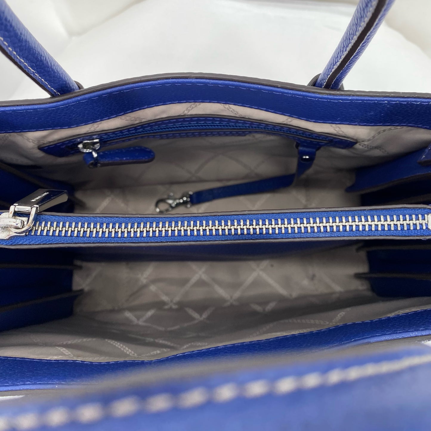 NAVY/CREAM MICHAEL KORS Leather Pebbeled Leather Satchel