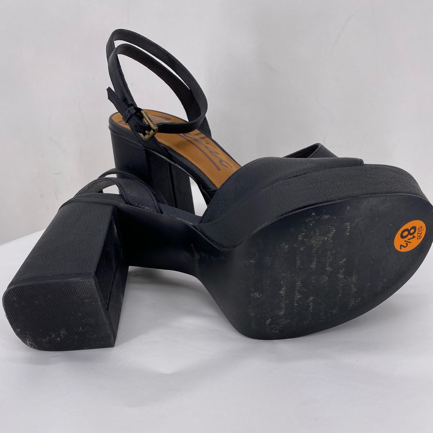 Black W Shoe Size 8.5 ZODIAC Heels