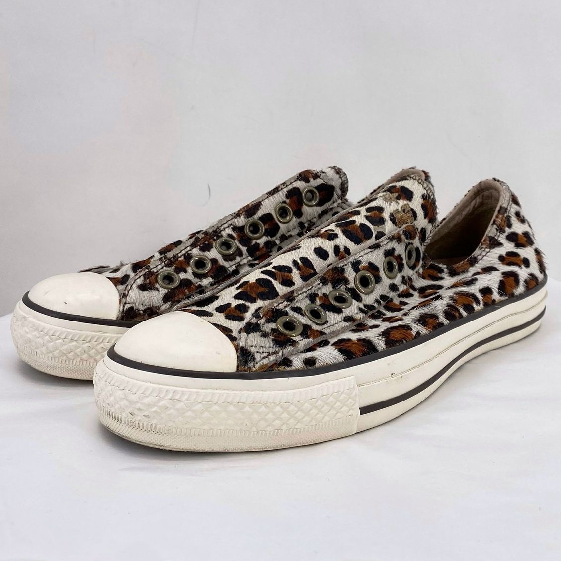 Leopard print womens fashion converse