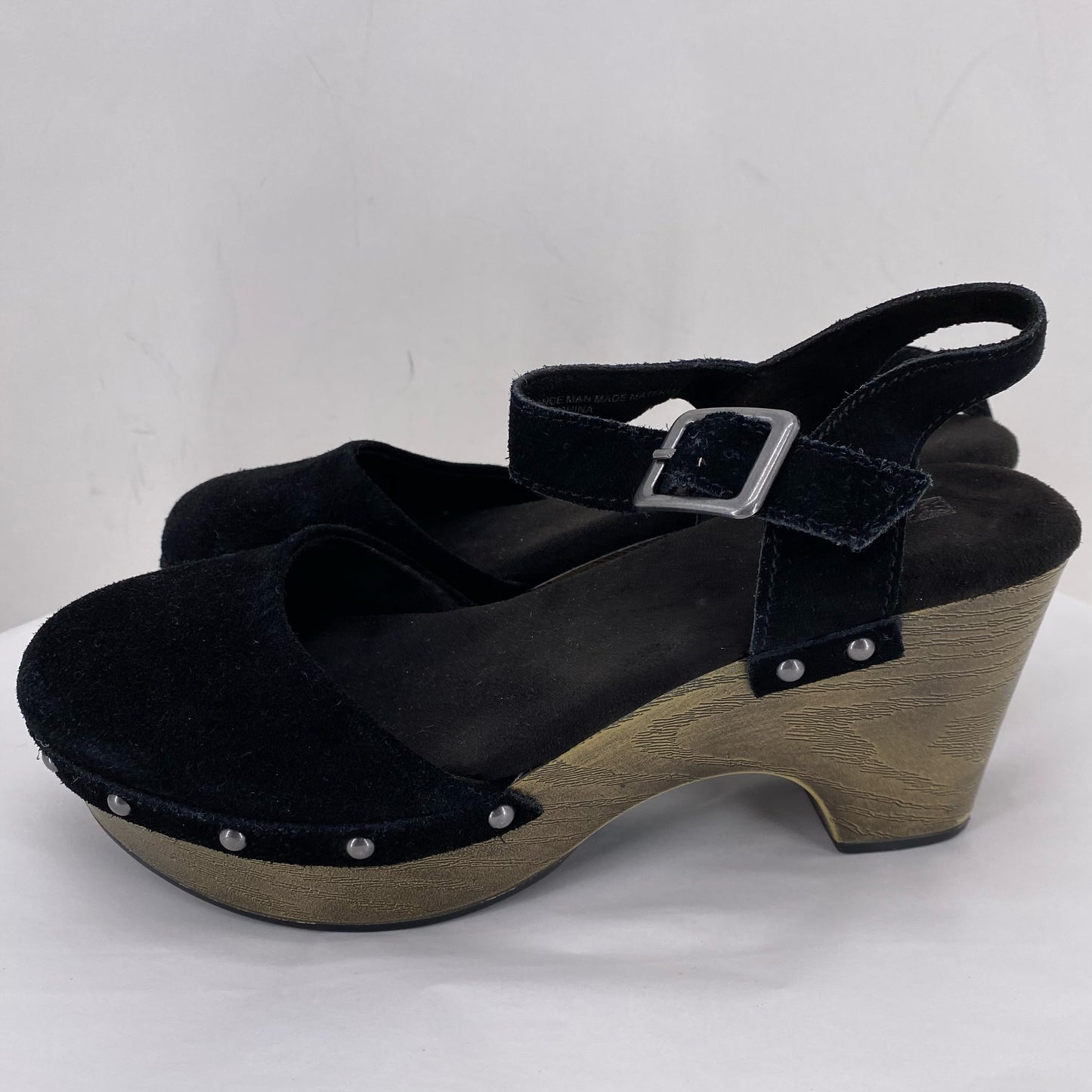 Black W Shoe Size 7.5 WHITE MOUNTAIN Heels