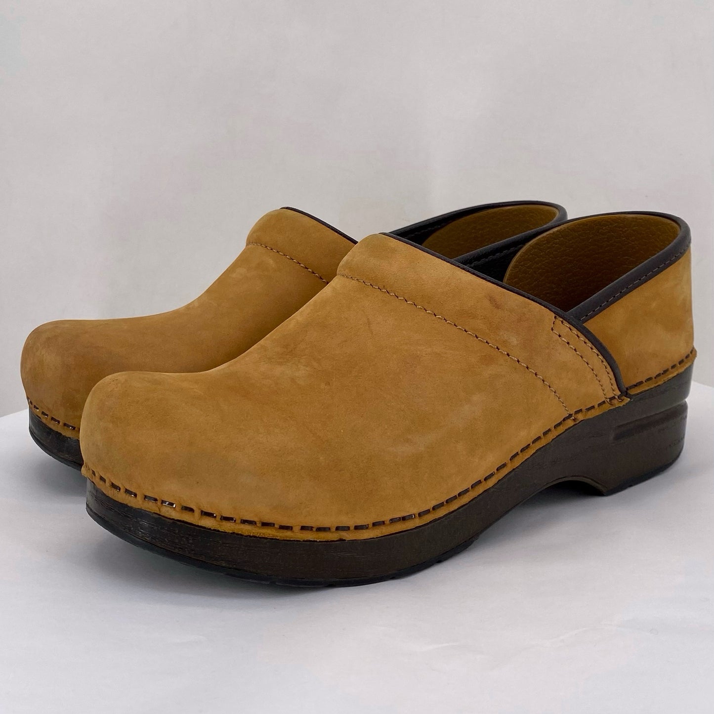 Camel W Shoe Size 39 DANSKO Clog
