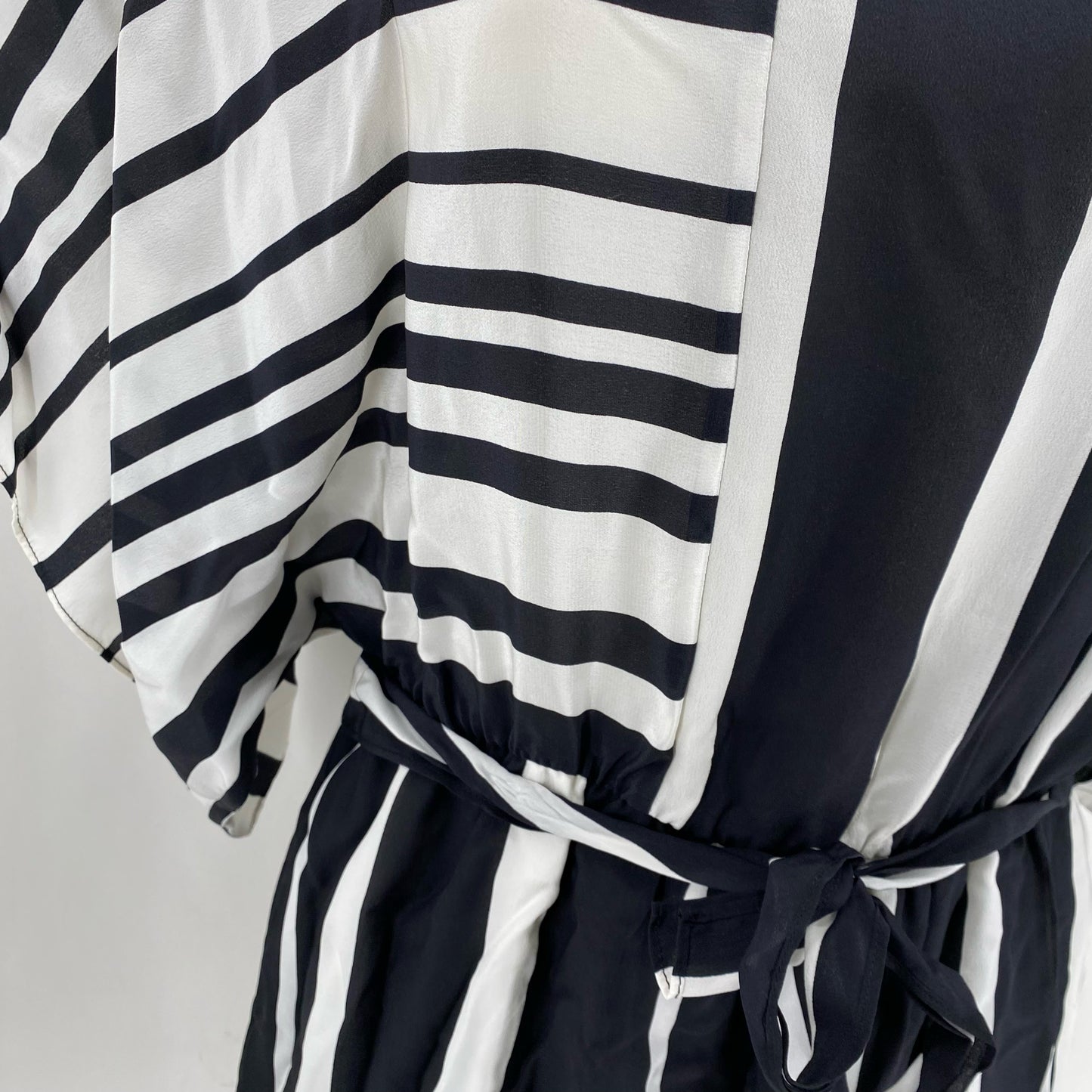 Size XS BCBG MAXAZRIA Stripe Silk Dress