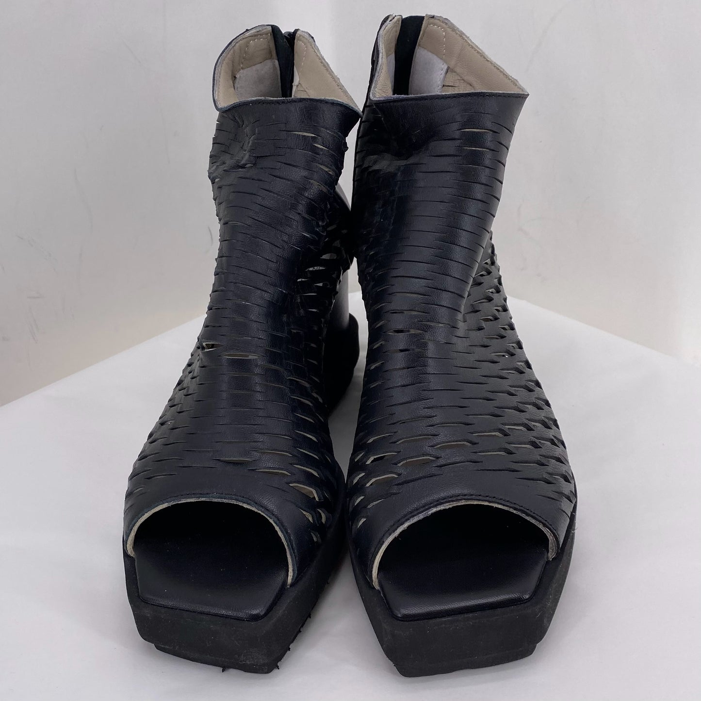 Black W Shoe Size 38 Sandals