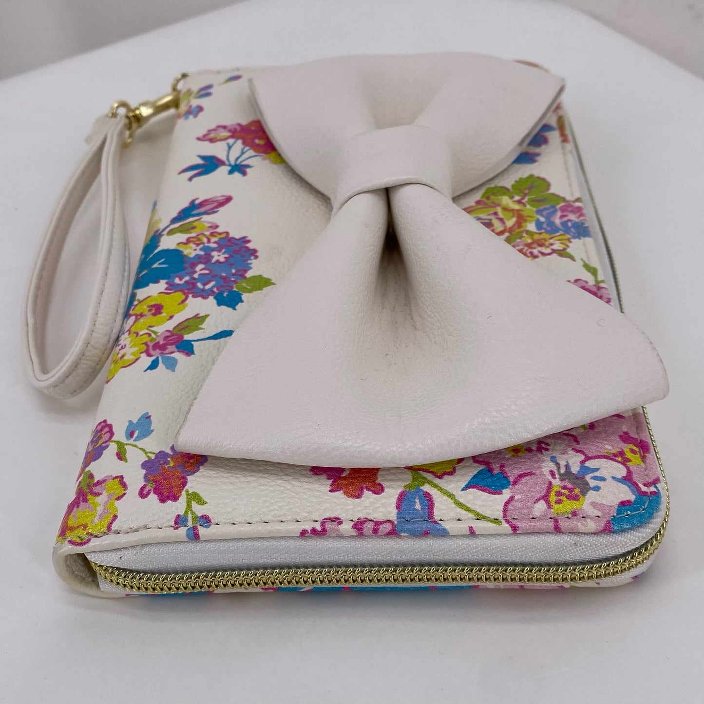 White Betsy Johnson Wristlet
