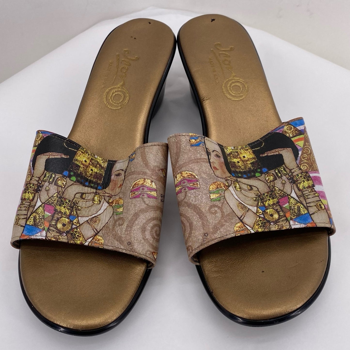 GOLD W Shoe Size 8 ICON Sandals