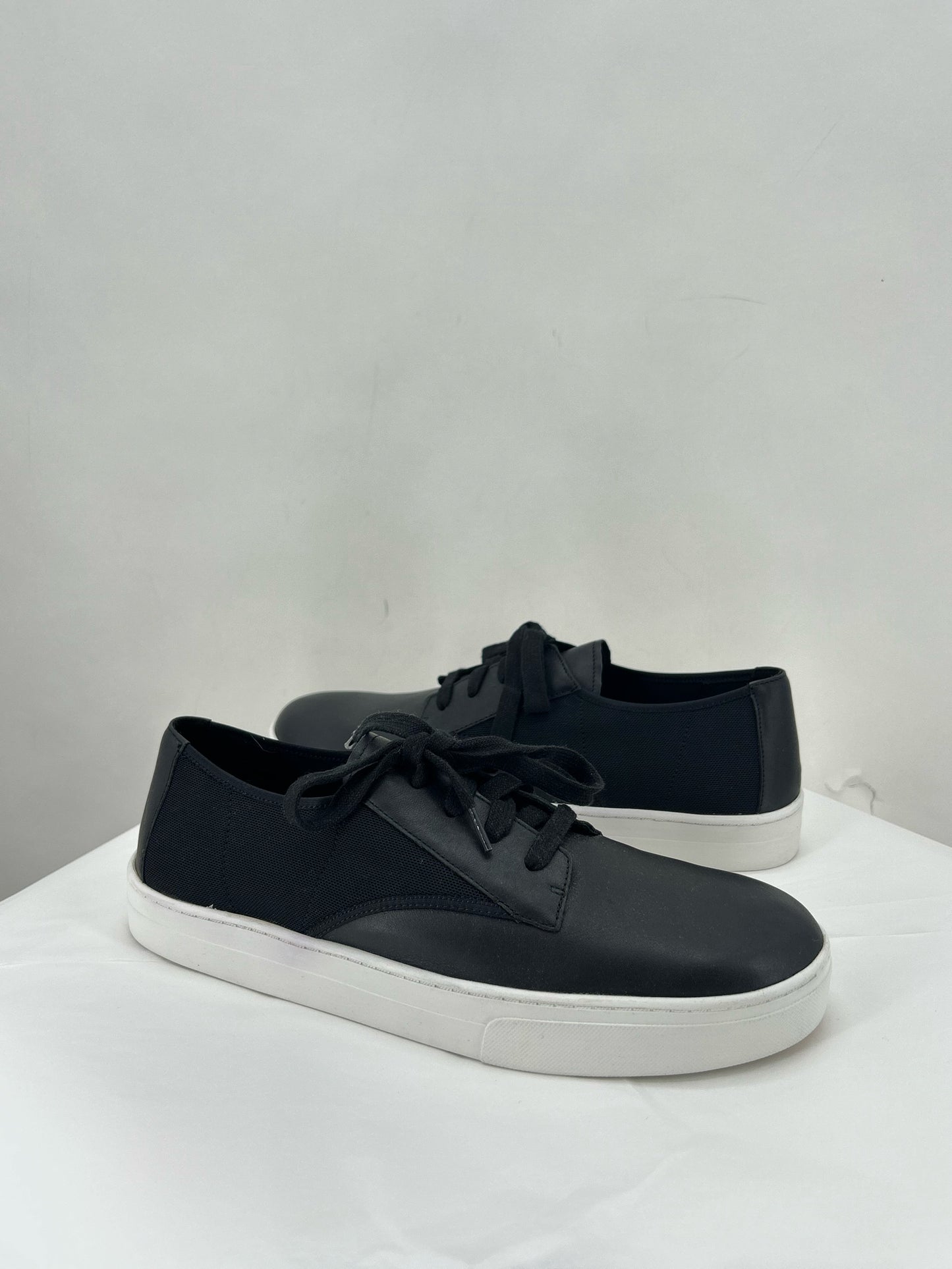 Black W Shoe Size 8.5 EILEEN FISHER Sneakers