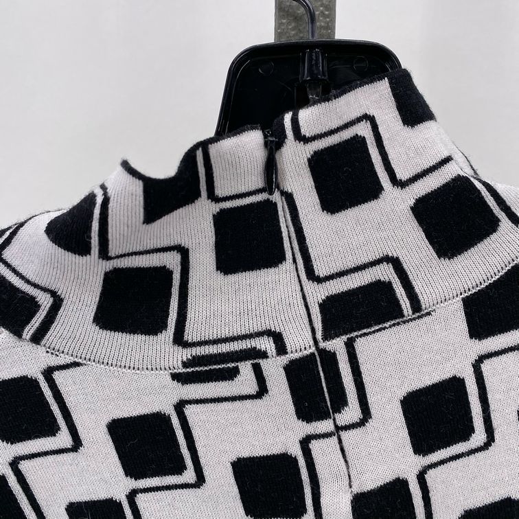Size XL ST. JOHN SQUARES Sweater