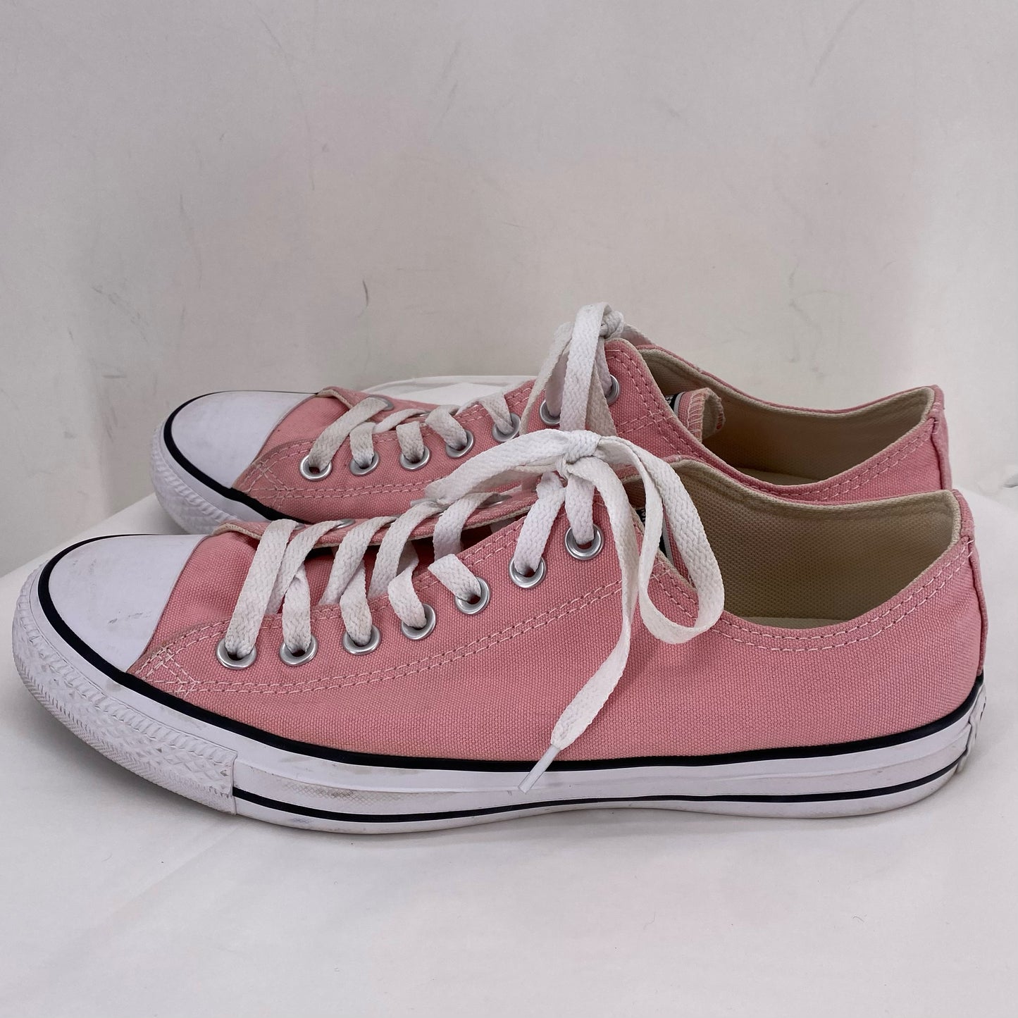 Pink W Shoe Size 11 CONVERSE Sneakers