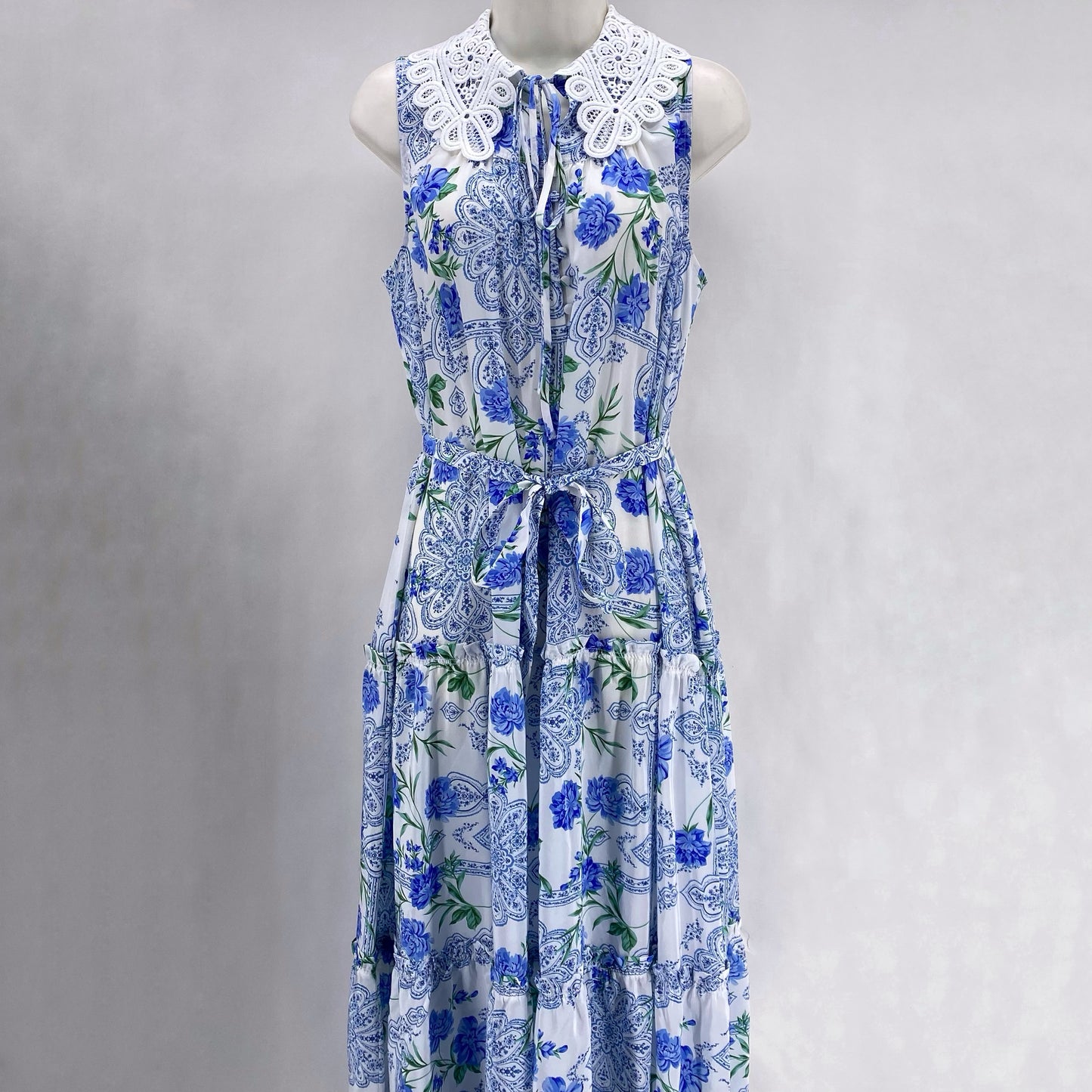 Size M HUNTER BELL Floral Dress