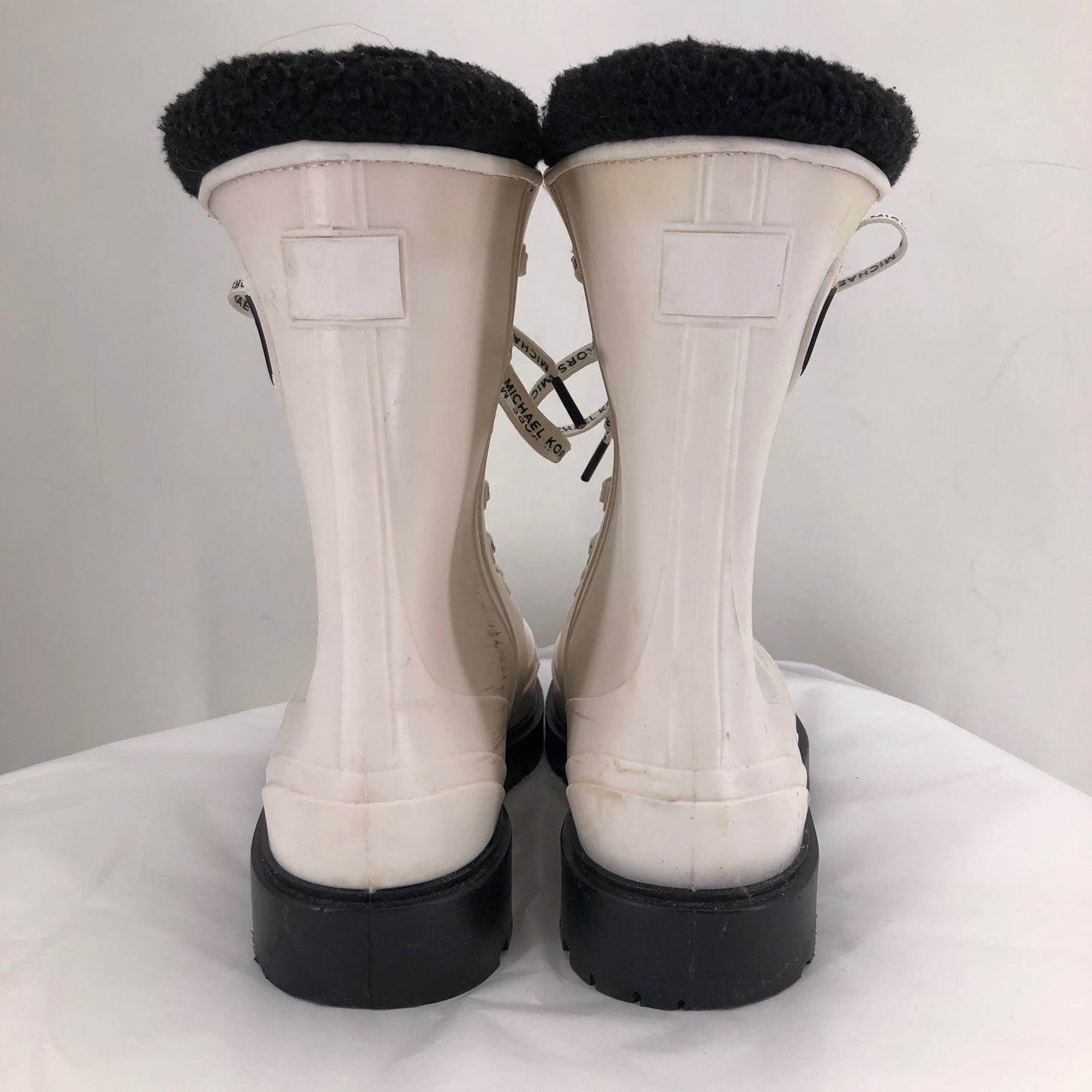 off white W Shoe Size 9.5 MICHAEL KORS Boots