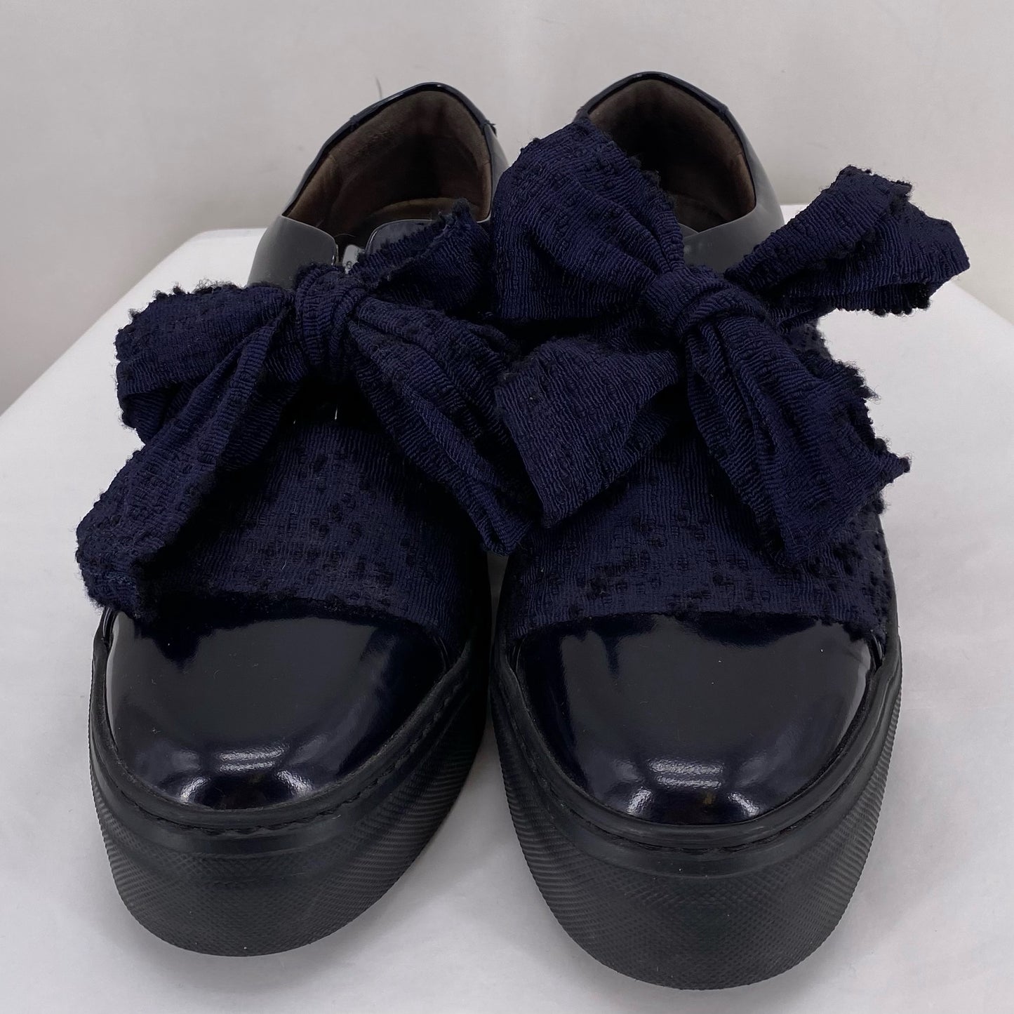 Black W Shoe Size 8 AGL Flats