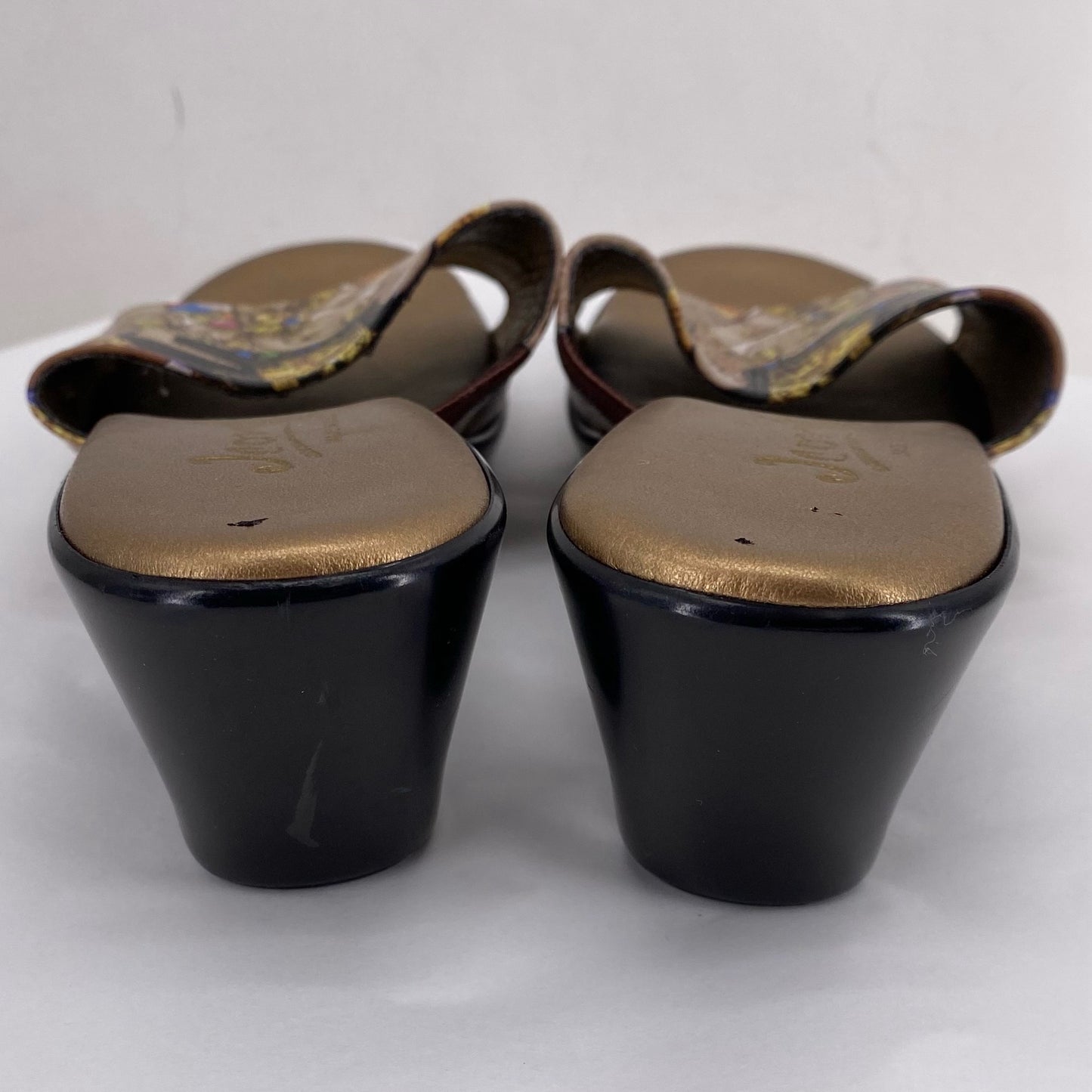 GOLD W Shoe Size 8 ICON Sandals