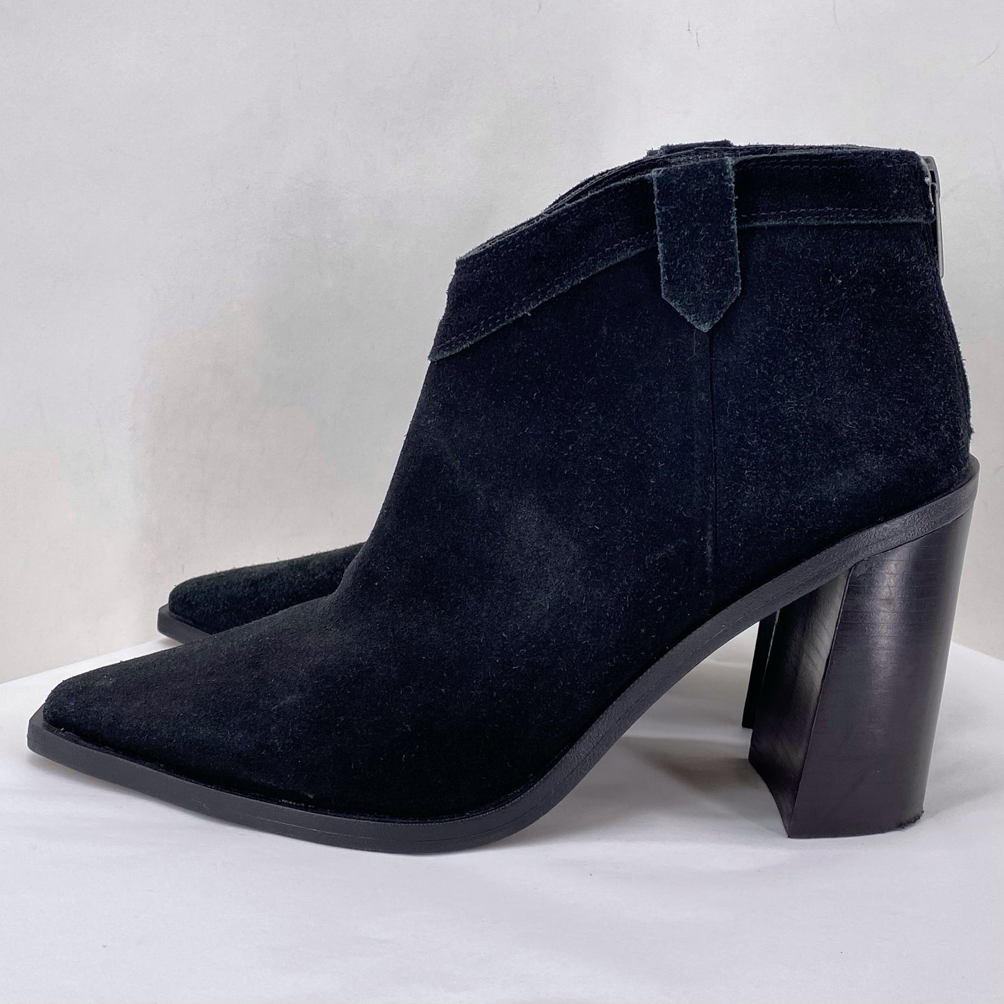 Black W Shoe Size 9 VINCE CAMUTO Boots