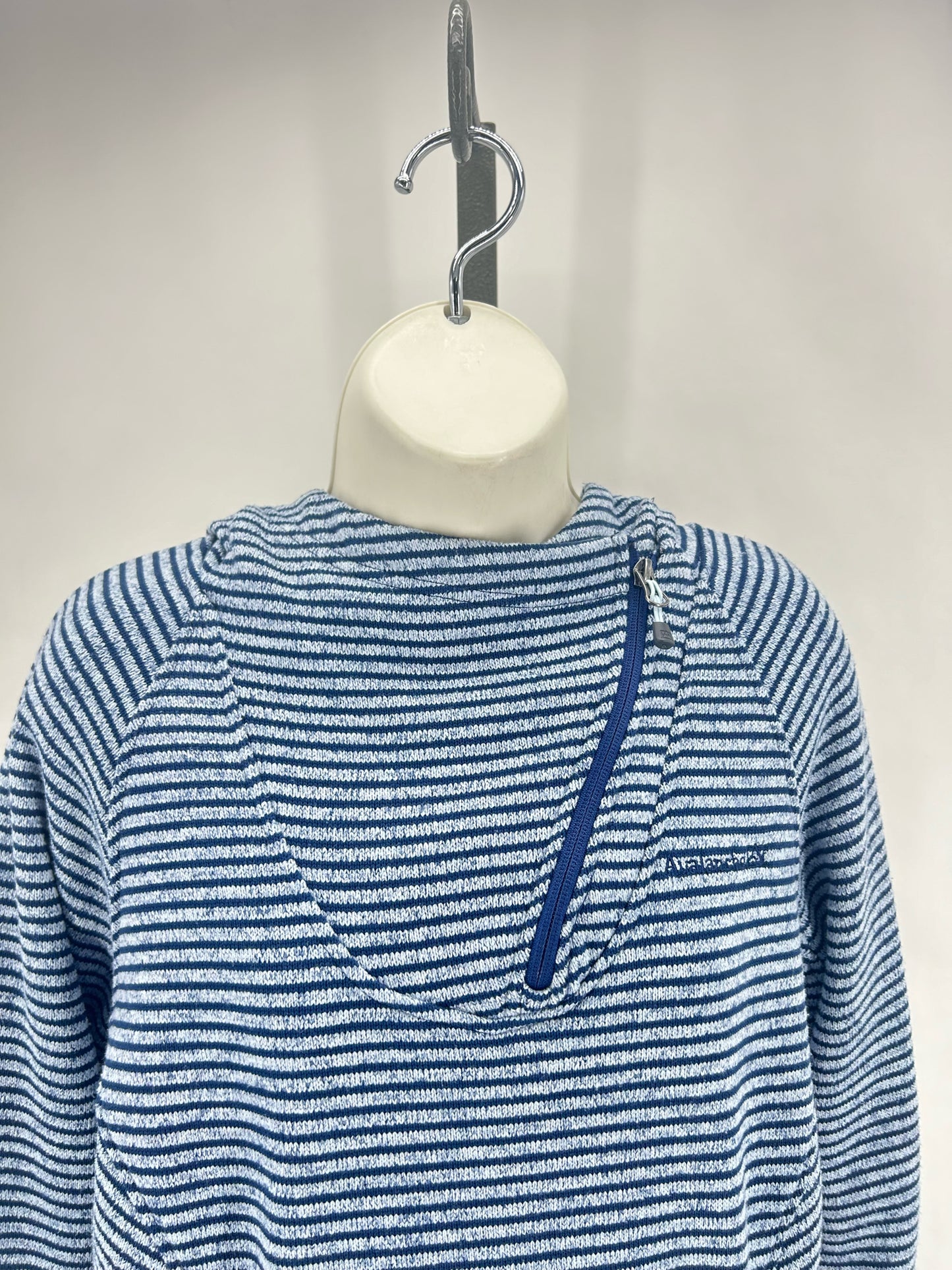 Size L AVALANCHE Stripe Sweater