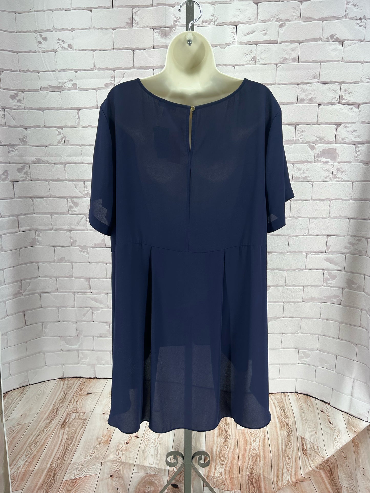Size 3X VINCE CAMUTO Shirt
