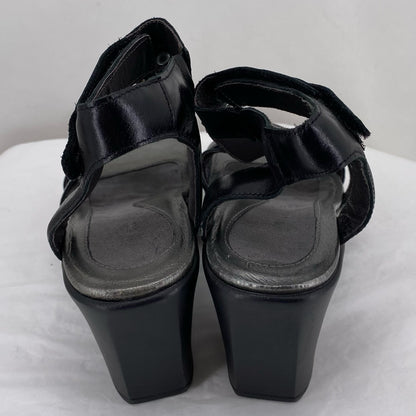 Black W Shoe Size 8 NAOT Sandals